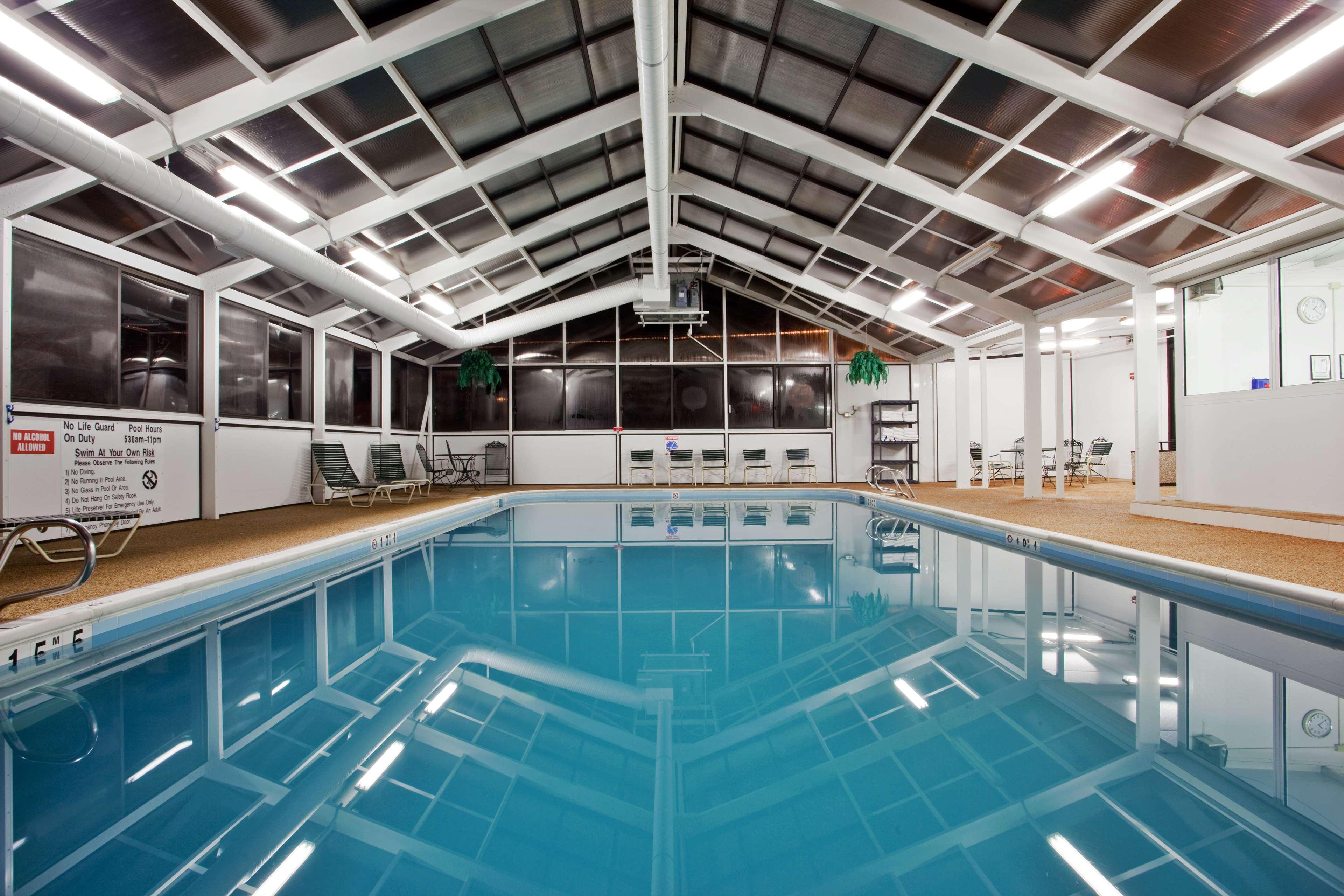 Vista Piscina DoubleTree by Hilton Richmond - Midlothian