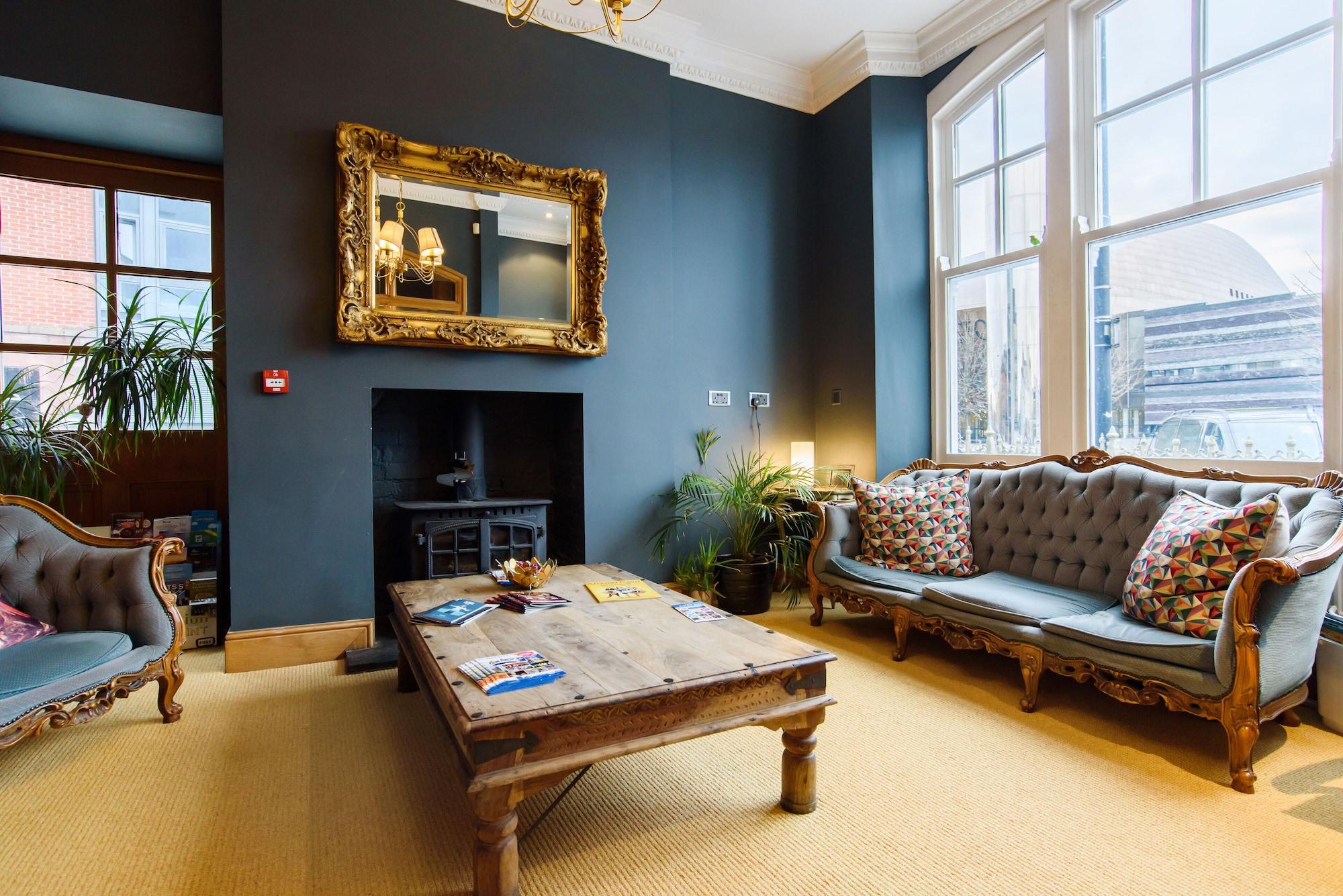 Comodidades del Alojamiento Jolyon's Boutique Hotel