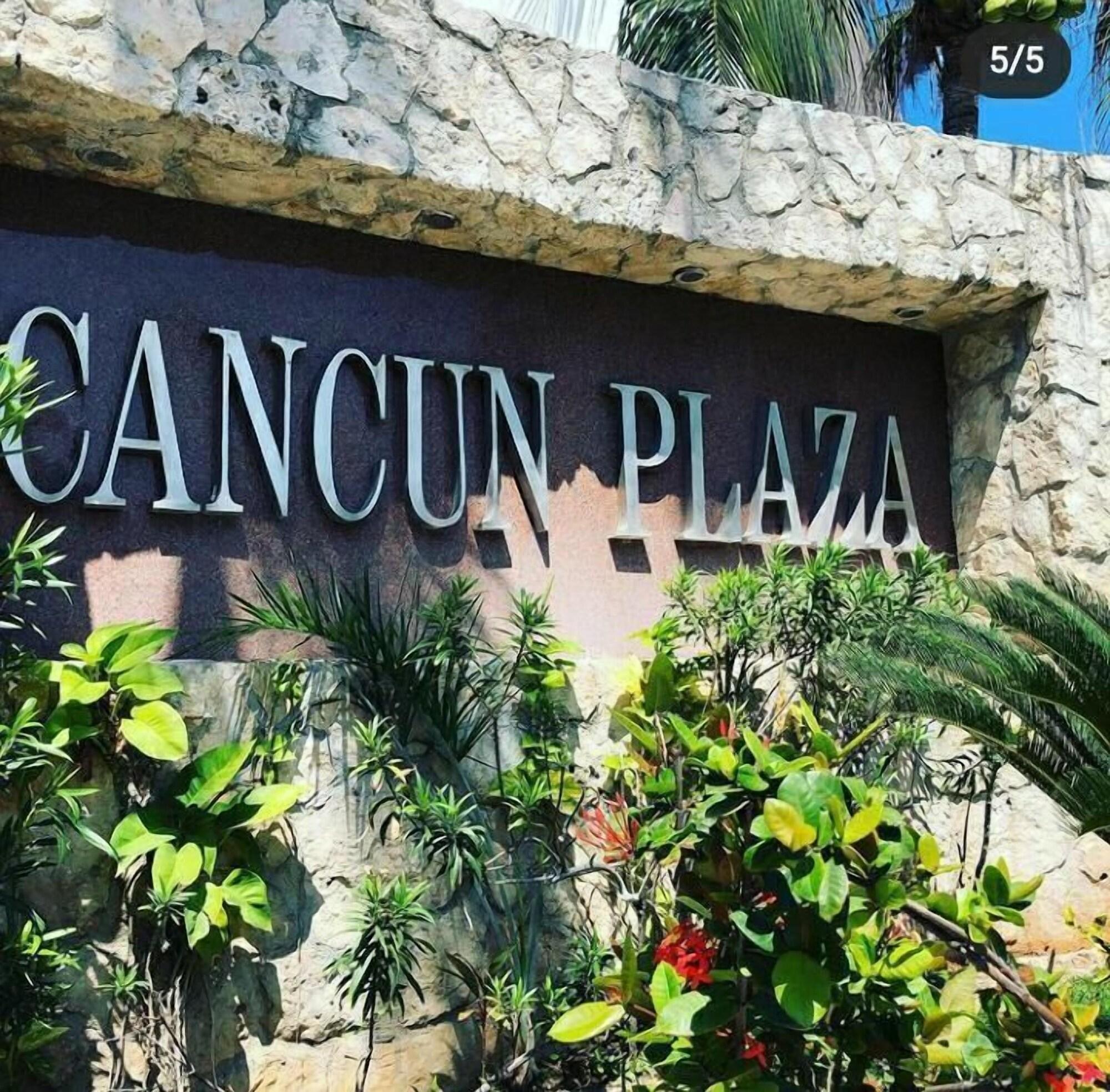 Vista Exterior Cancun Plaza Condo Hotel