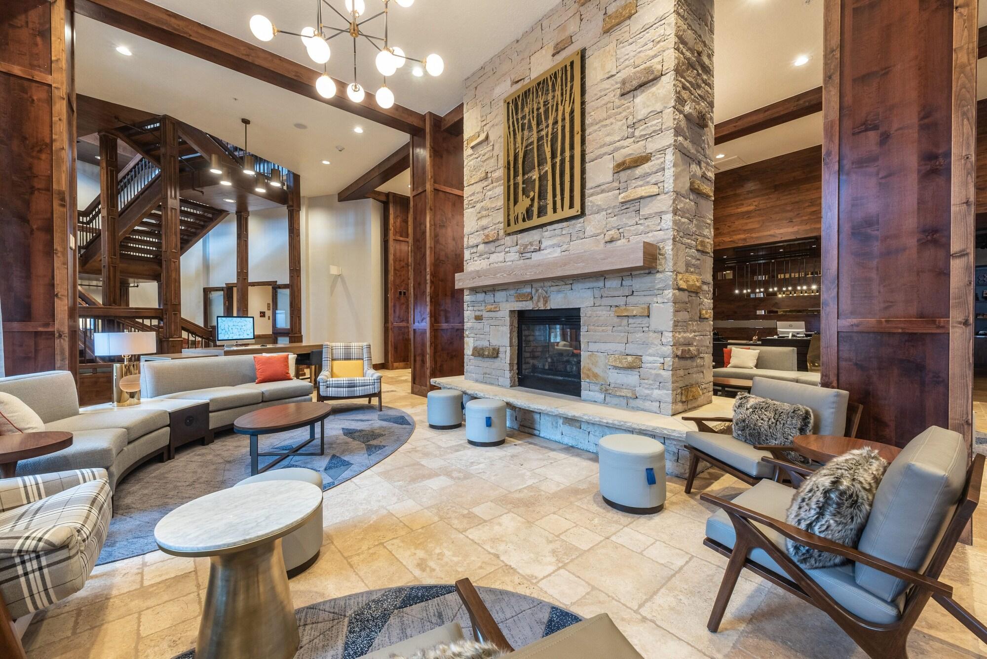 Vista Lobby Escala Lodges by Luxury Mountain Destina