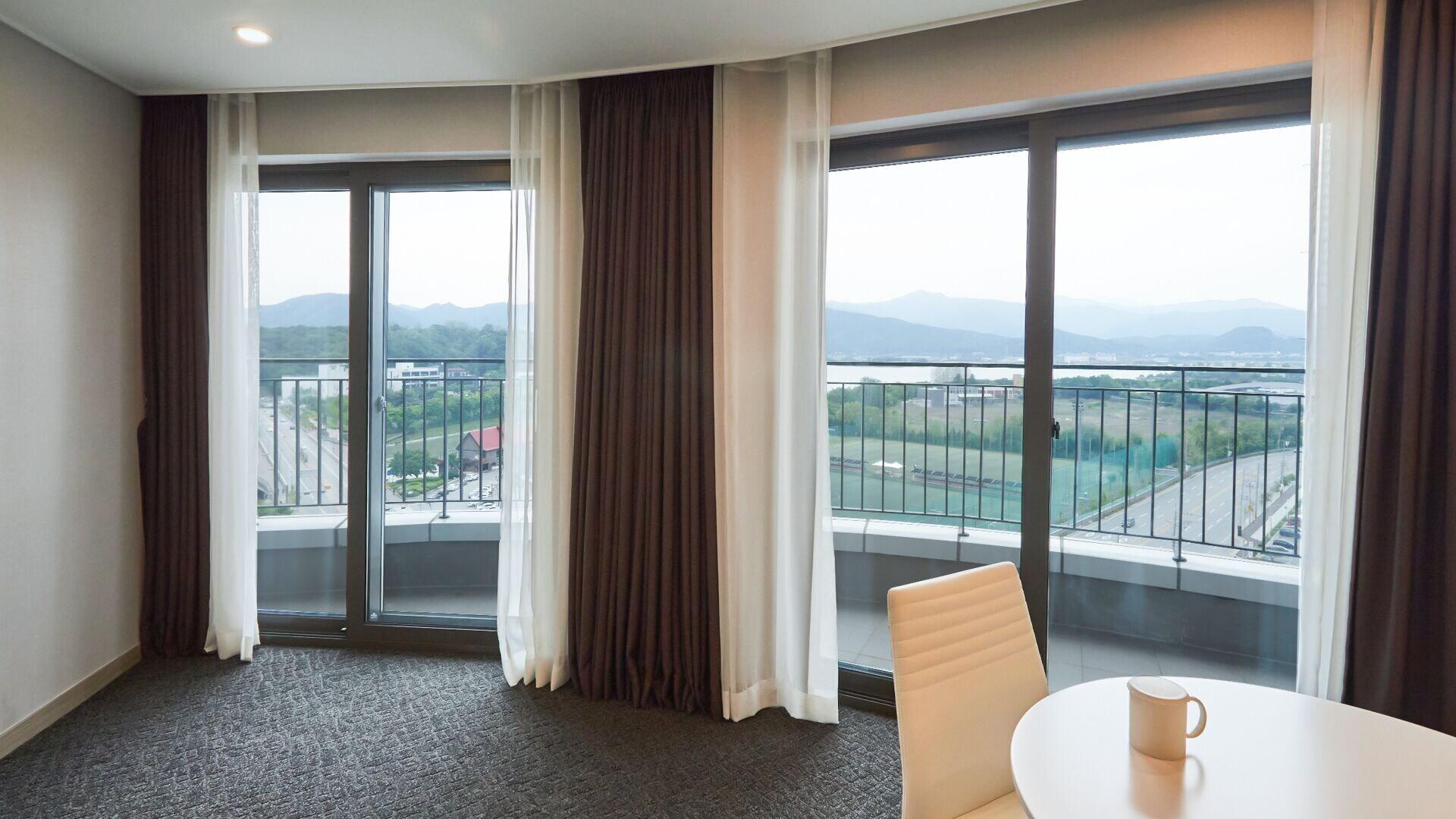 Varios Chuncheon Eston Hotel