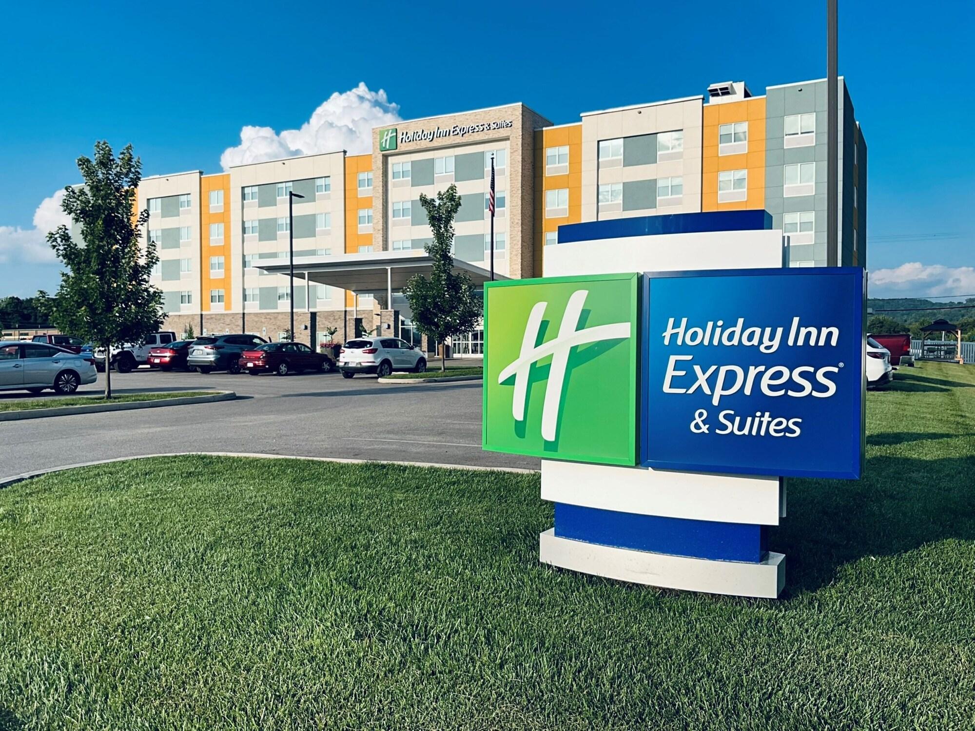 Vista Exterior Holiday Inn Express & Suites Moundsville by IHG