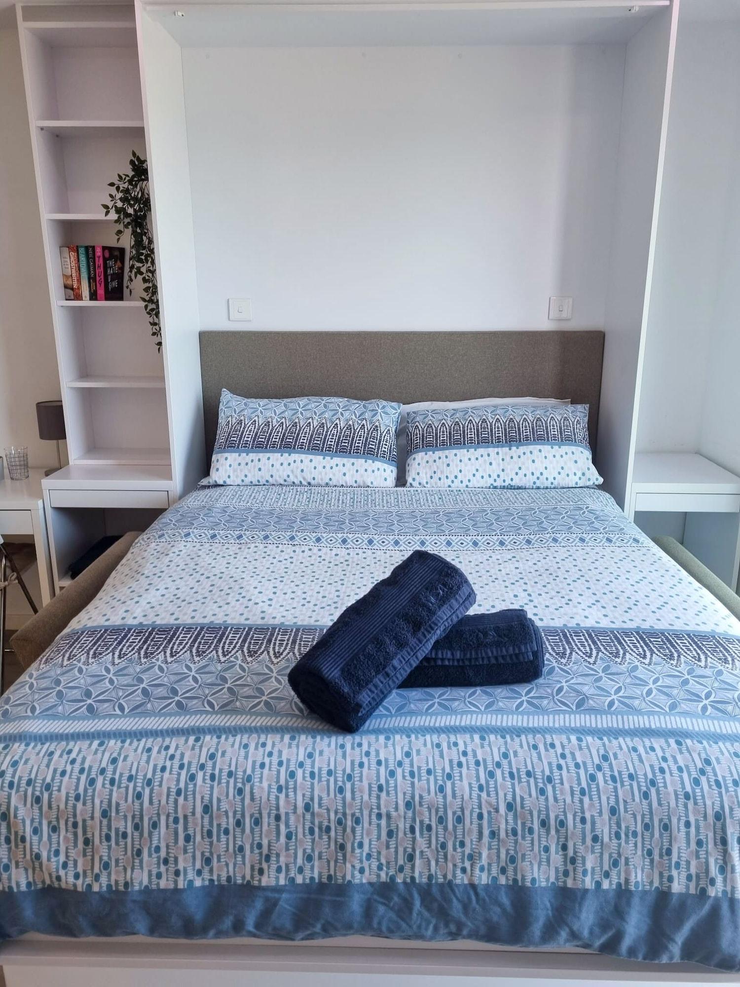 Equipamiento de Habitación Top Floor Studio-The Hub-Self Catering