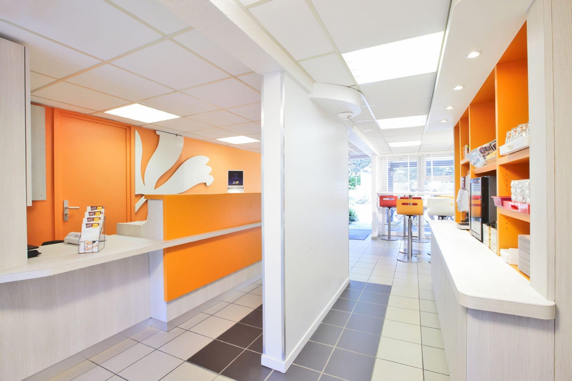 Vista Lobby Premiere Classe Plaisir