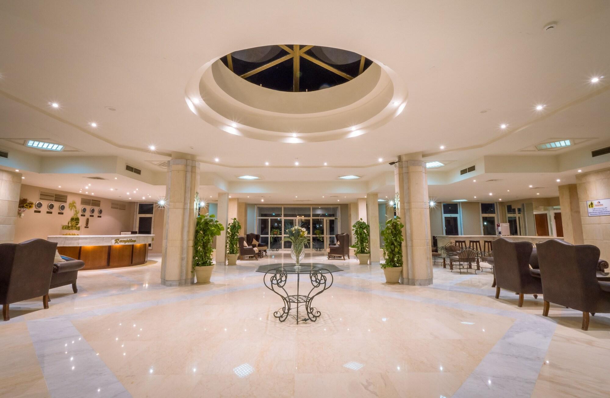 Vista Lobby Sunny Days Mirette Family Resort