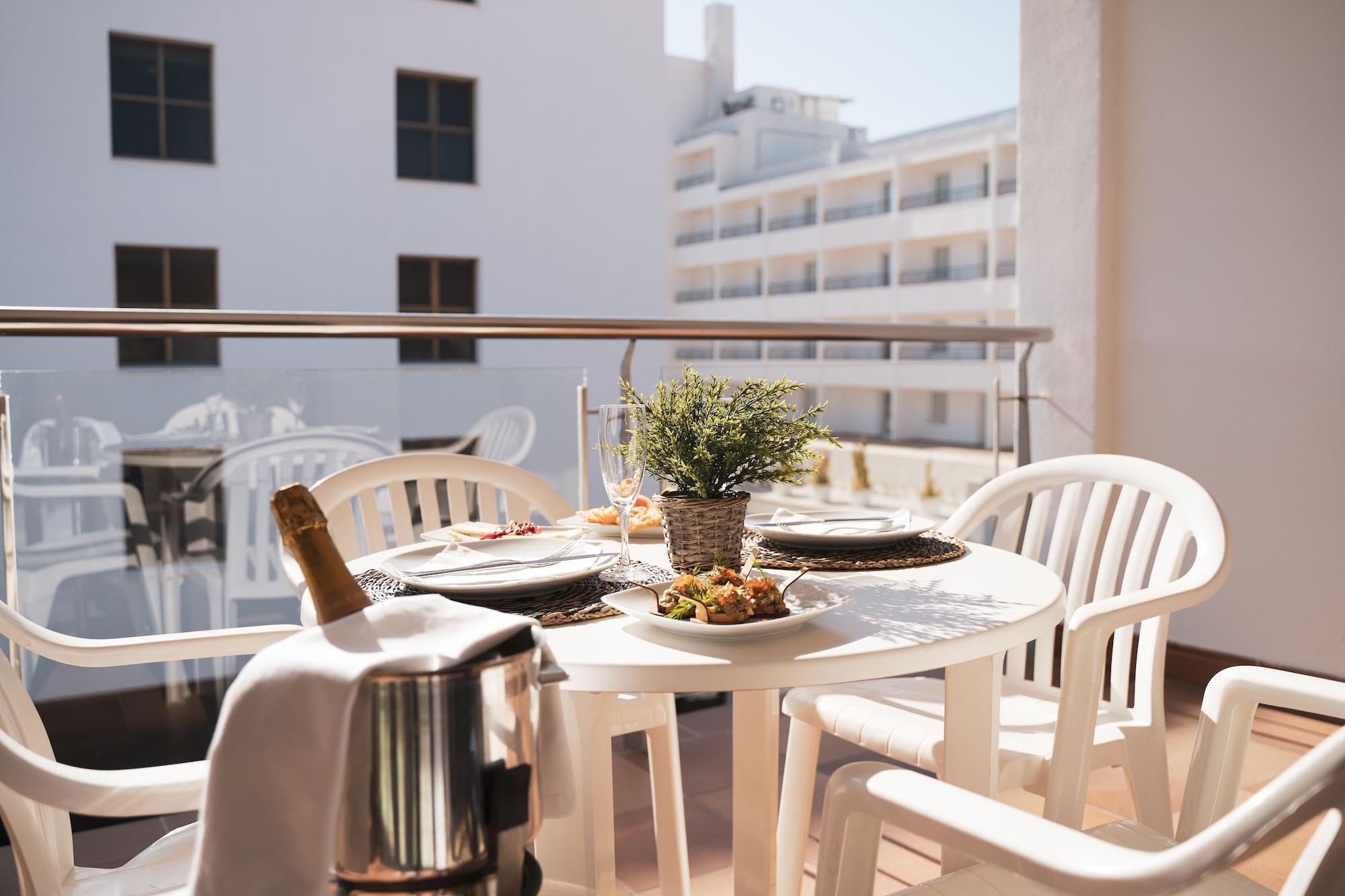 Equipamiento de Habitación Beatrix 2000 - Caliu apartments