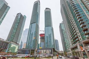 Alojamiento - Noel Suites - York and Bremner