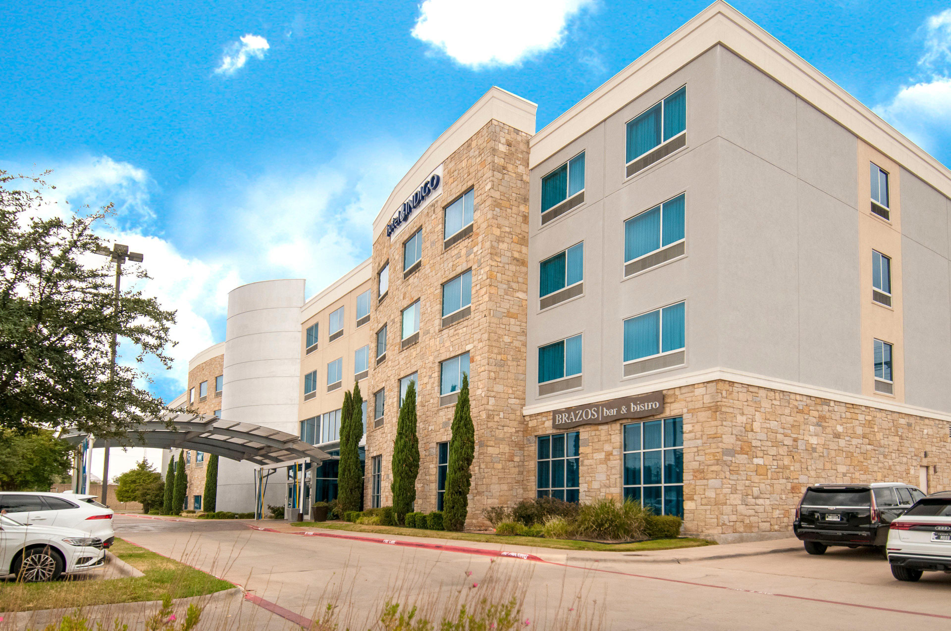 Vista Exterior Hotel Indigo WACO - BAYLOR by IHG
