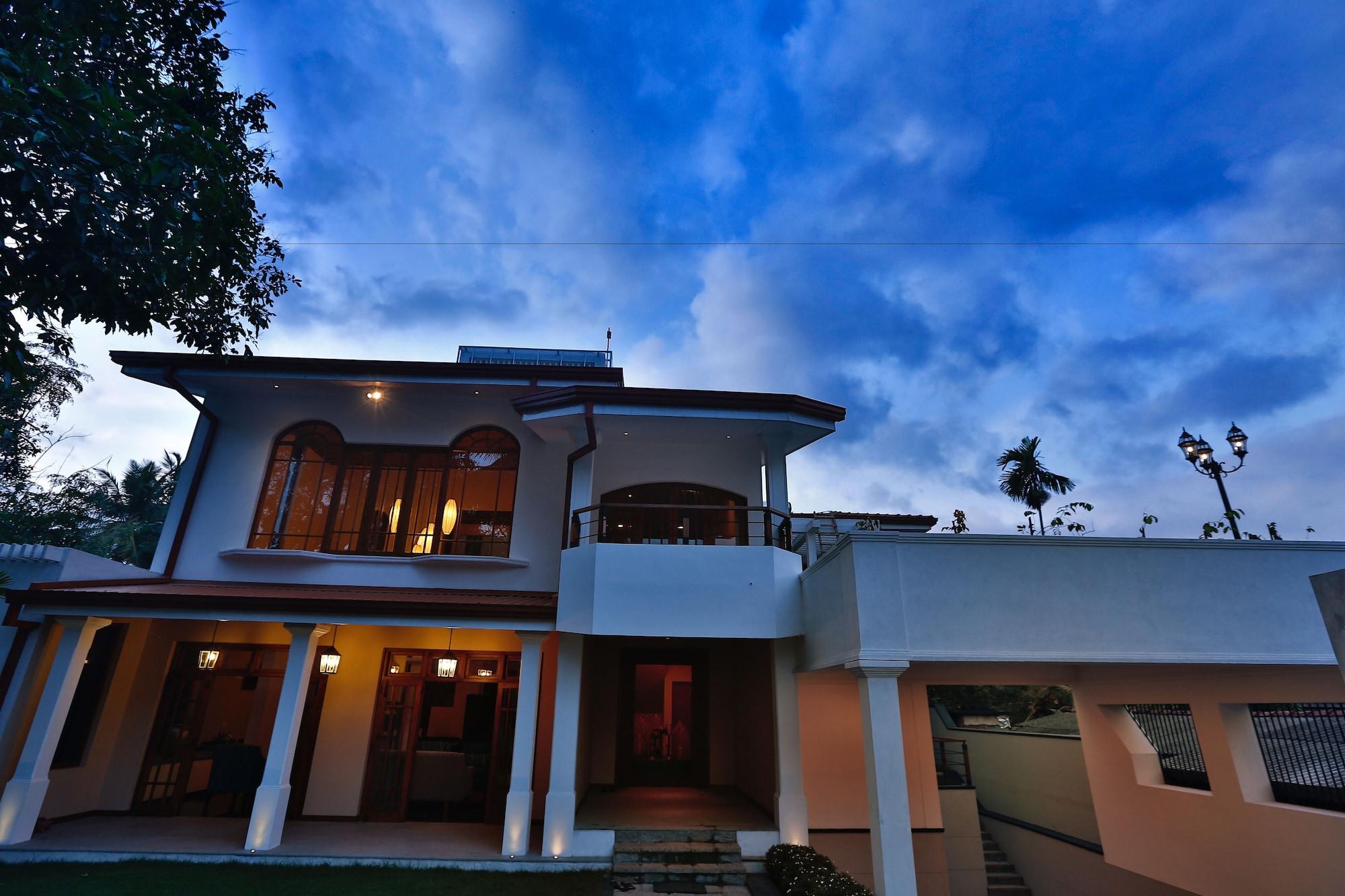 Vista Exterior Clove Villa