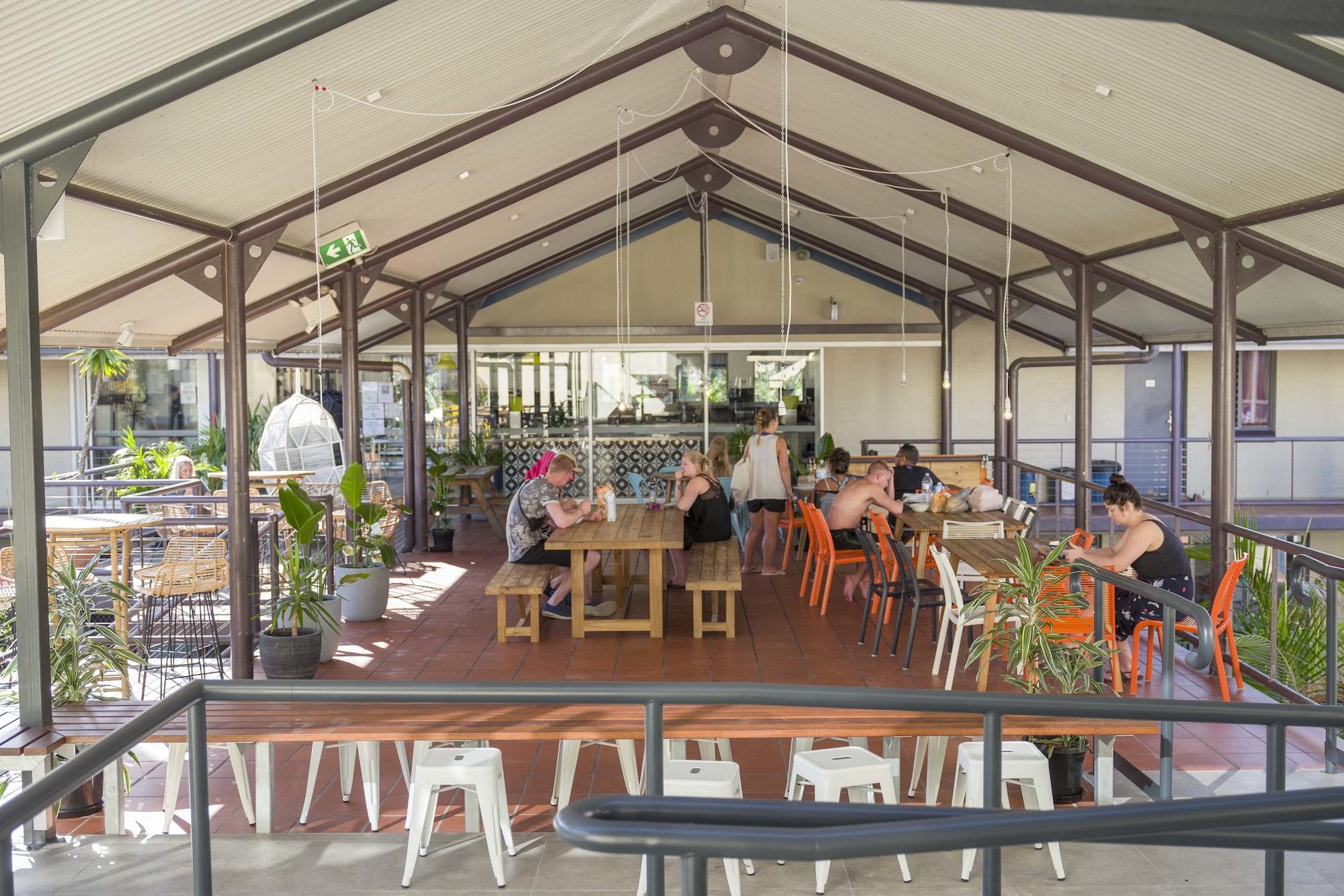 Restaurant YHA Byron Bay