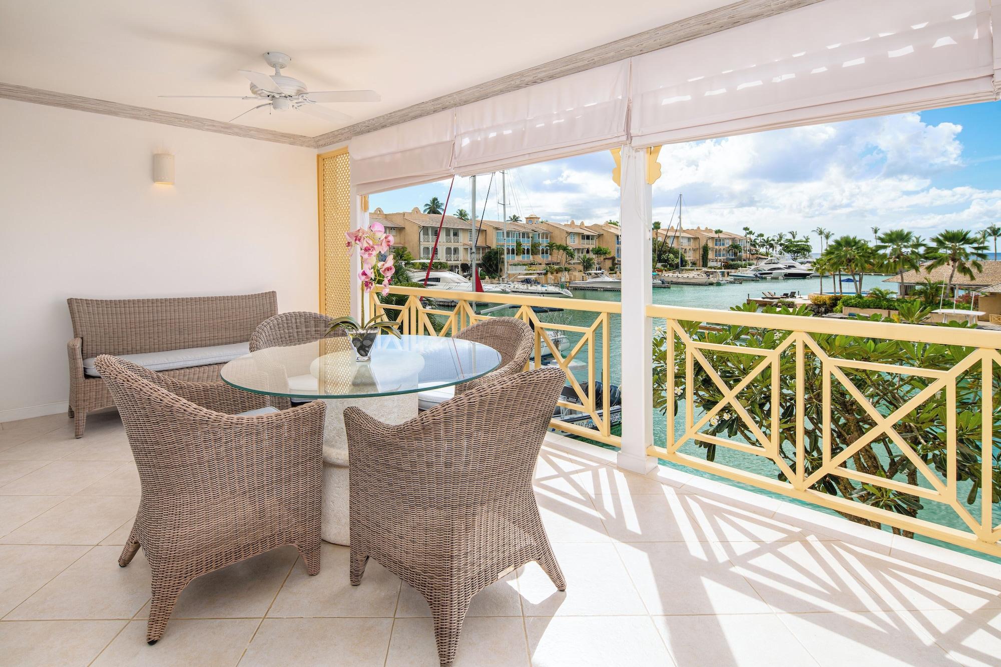 Vista Exterior Port St Charles