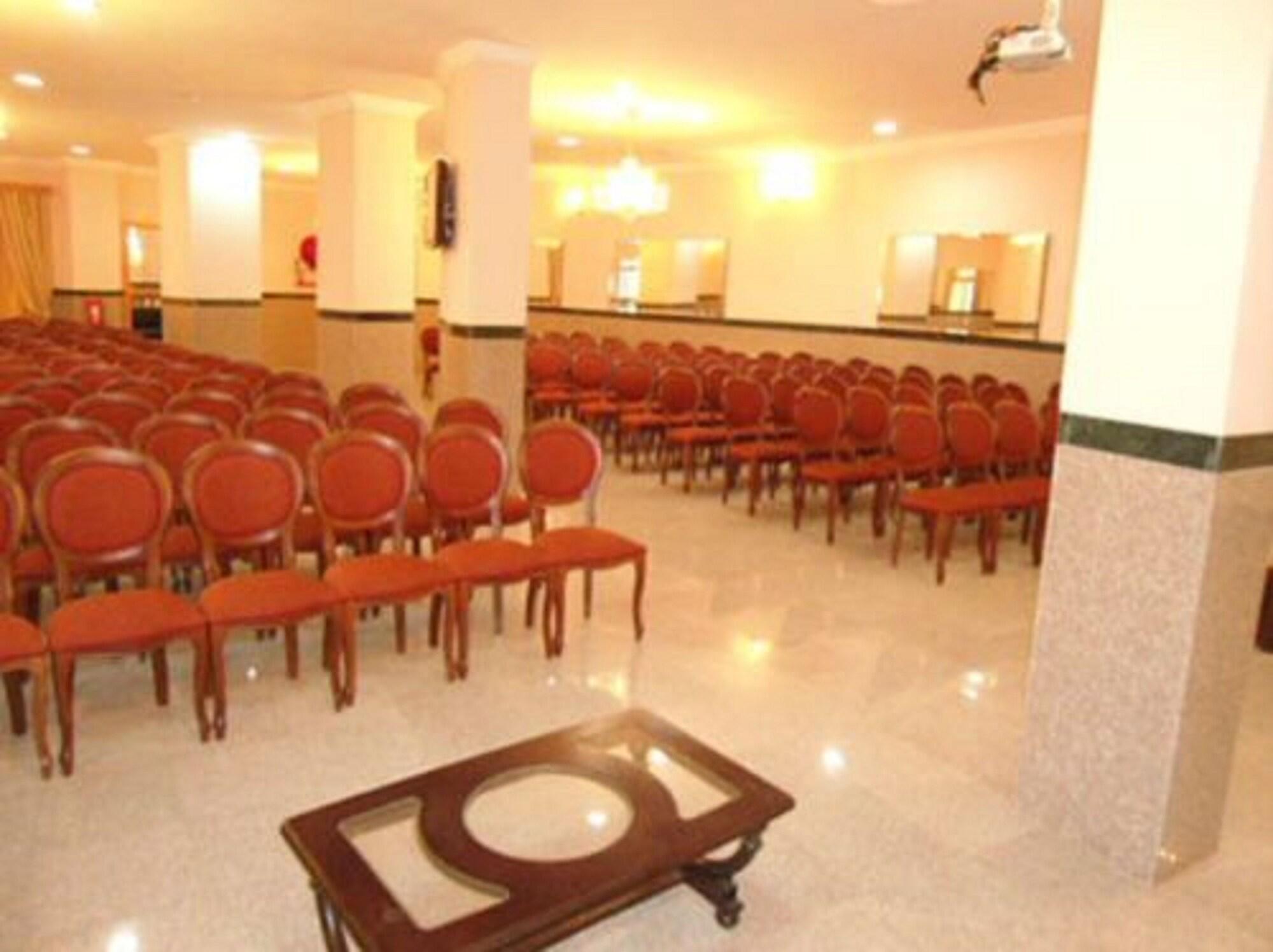 Sala de Reuniones Hotel  Zidane