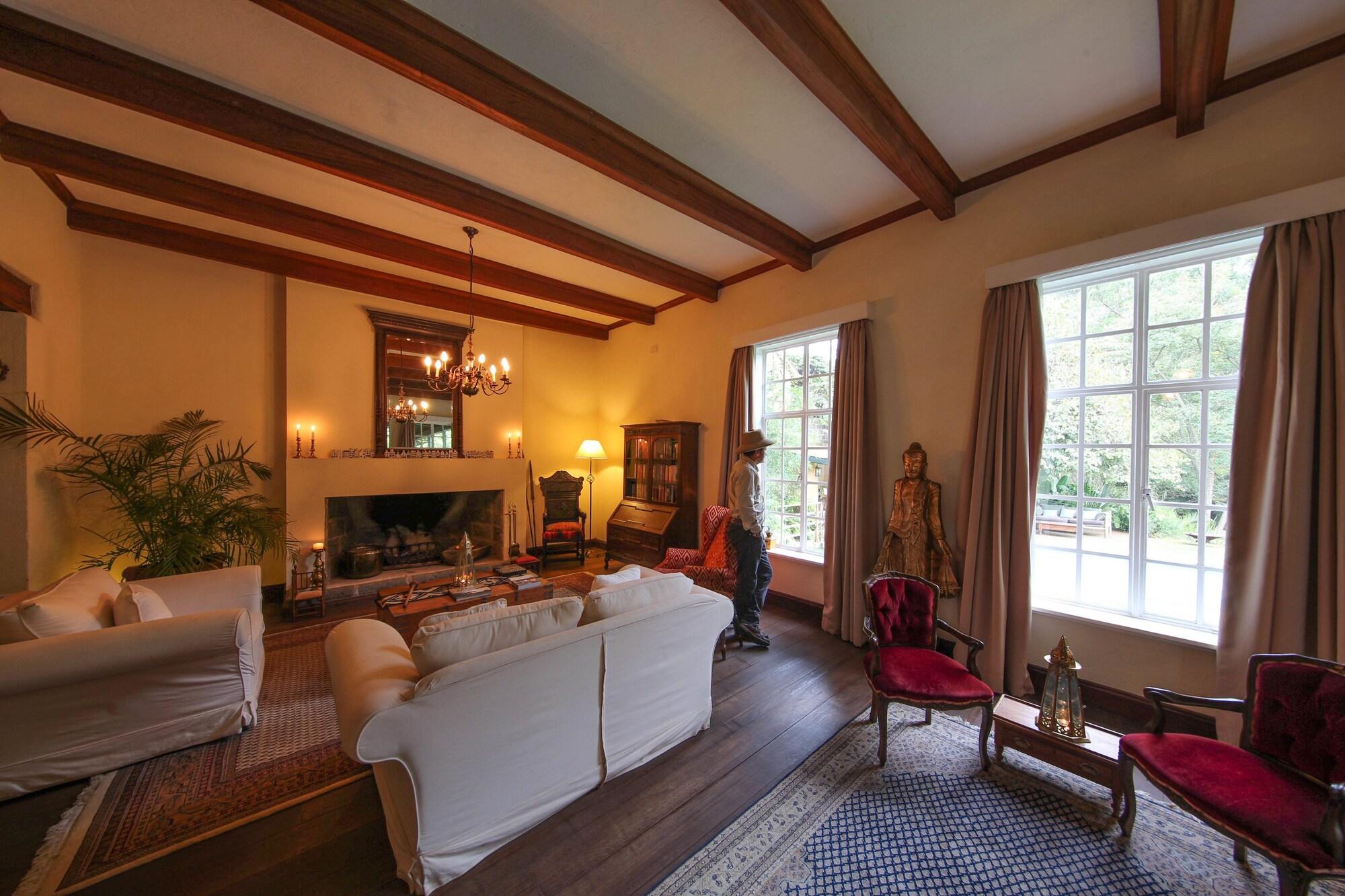 Vista Lobby Karen Gables