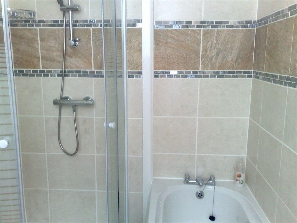 Varios Whitecliff View