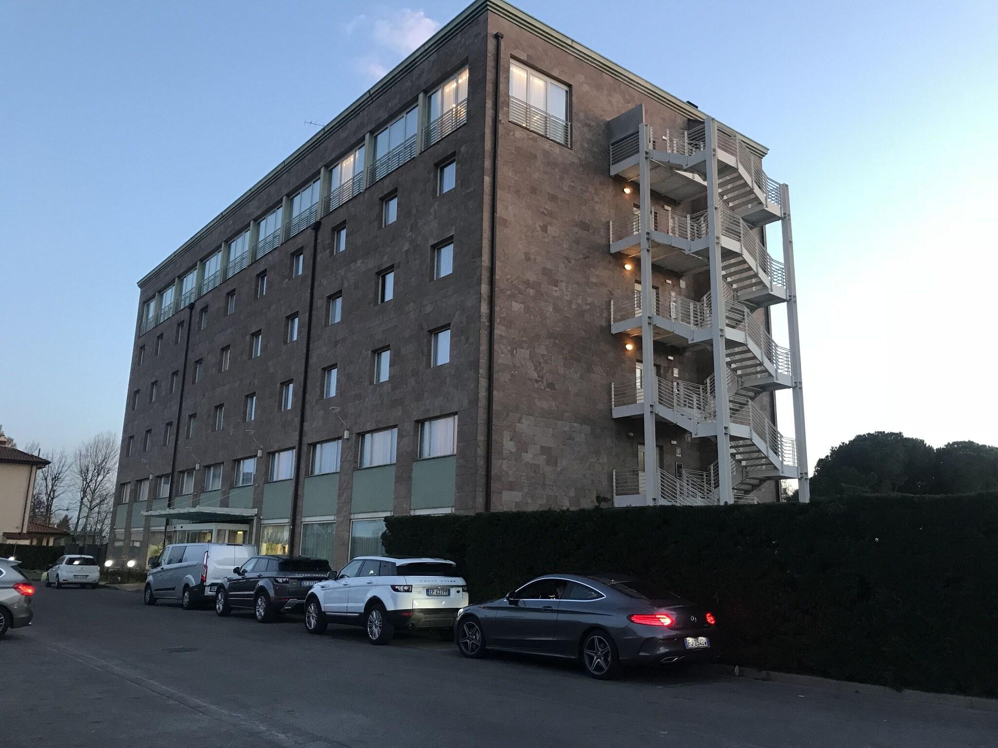 Vista Exterior Hotel Datini