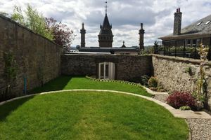 Alquiler Vacacional - Luxury Carbet Lodge in the Heart of Broughty Ferry with Garden