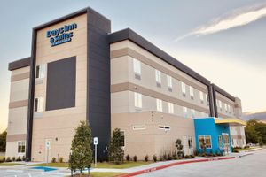 Alojamiento - Days Inn & Suites by Wyndham Beaumont West / I-10 & Walden