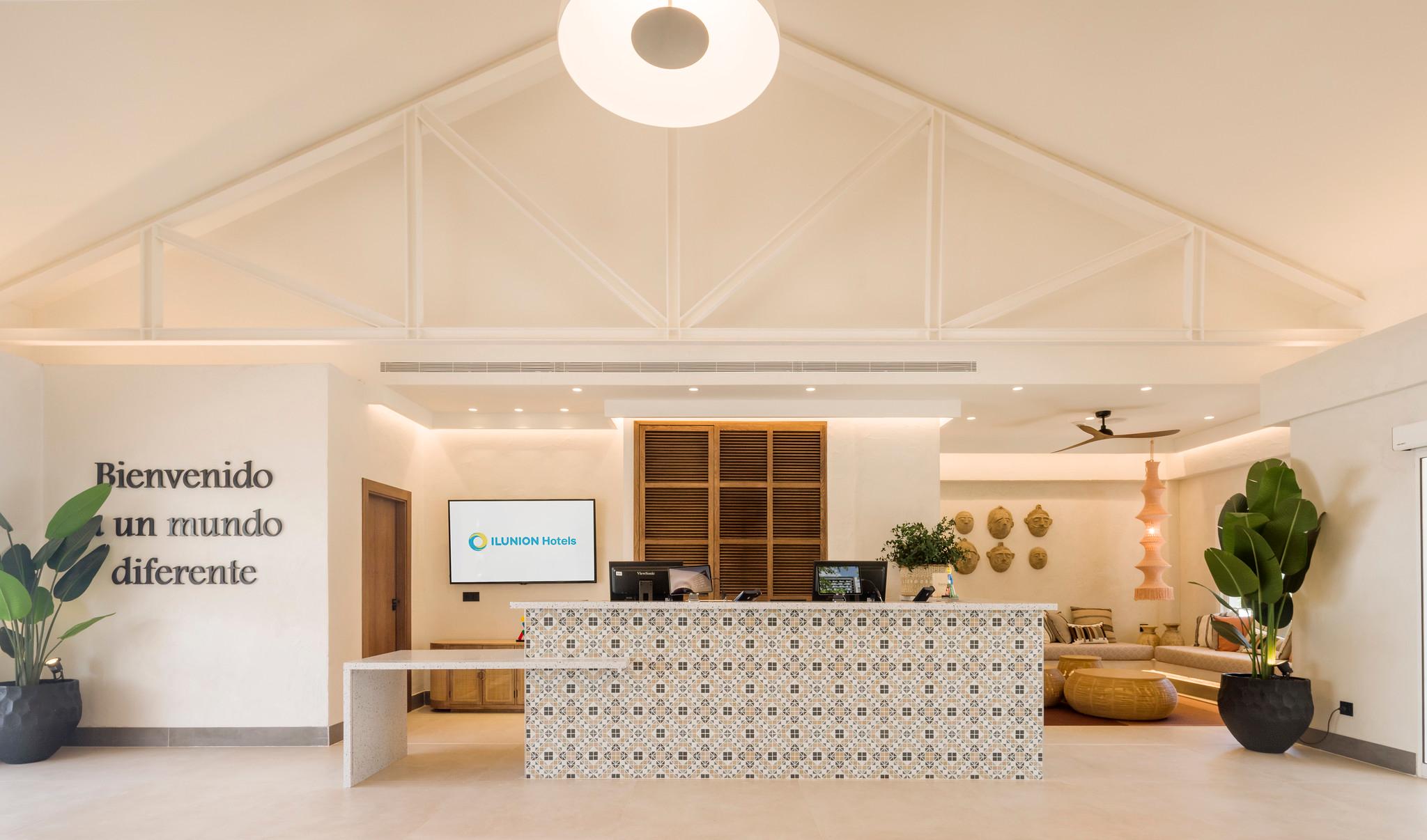 Vista Lobby Hotel ILUNION Menorca