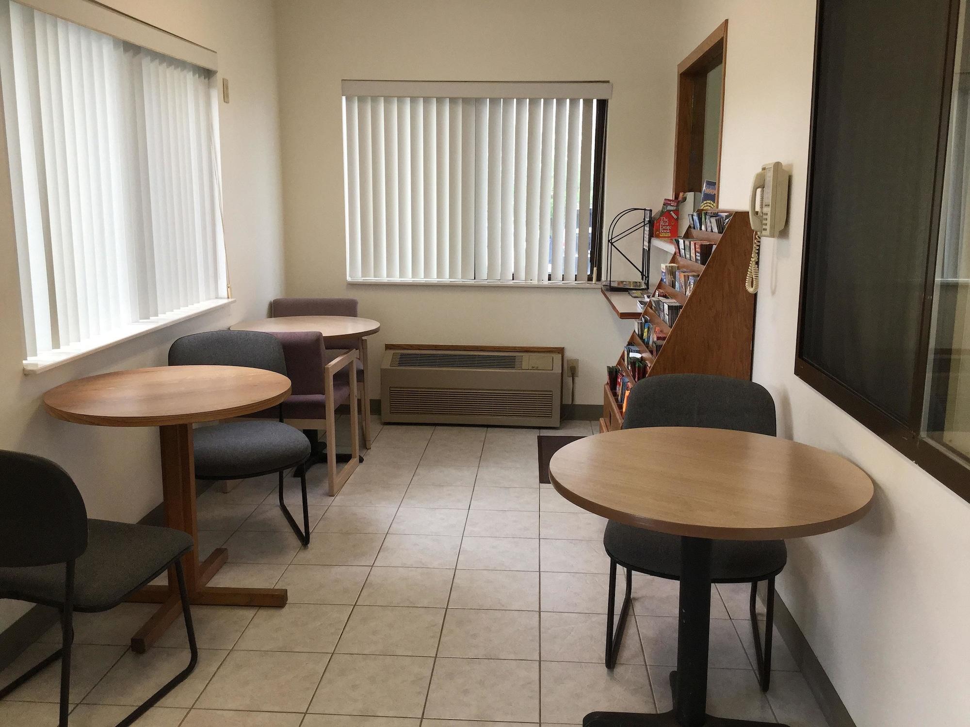Restaurant Americas Best Value Inn Champaign
