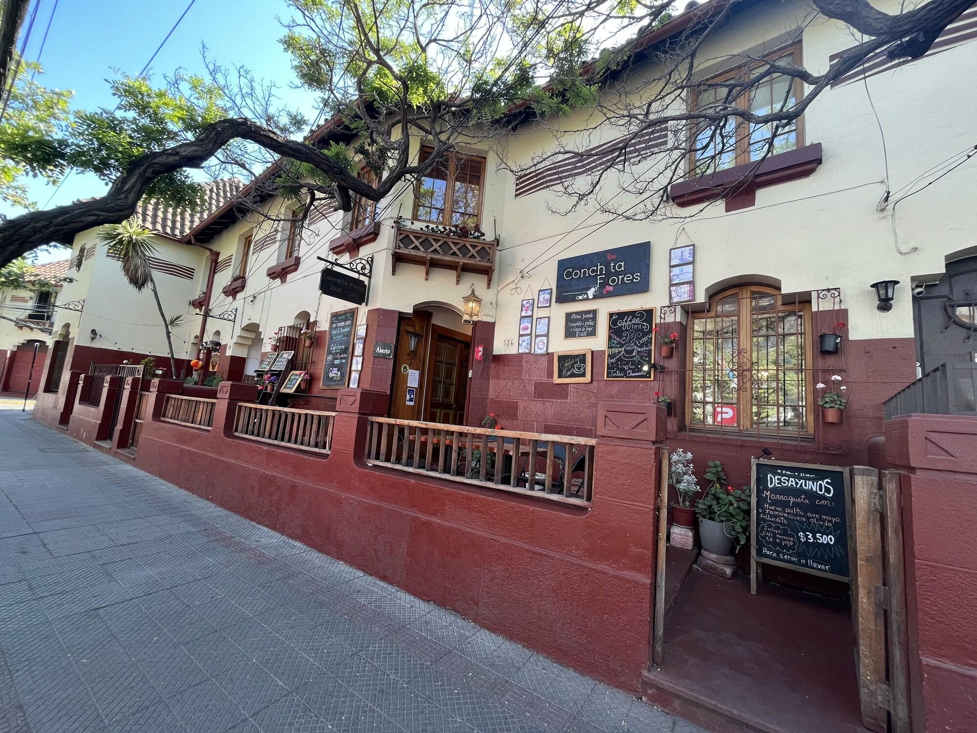 Varios Conchita Flores B&B