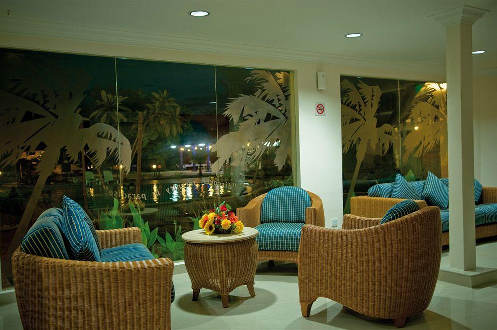 Vista do lobby Pangkor Sandy Beach Resort