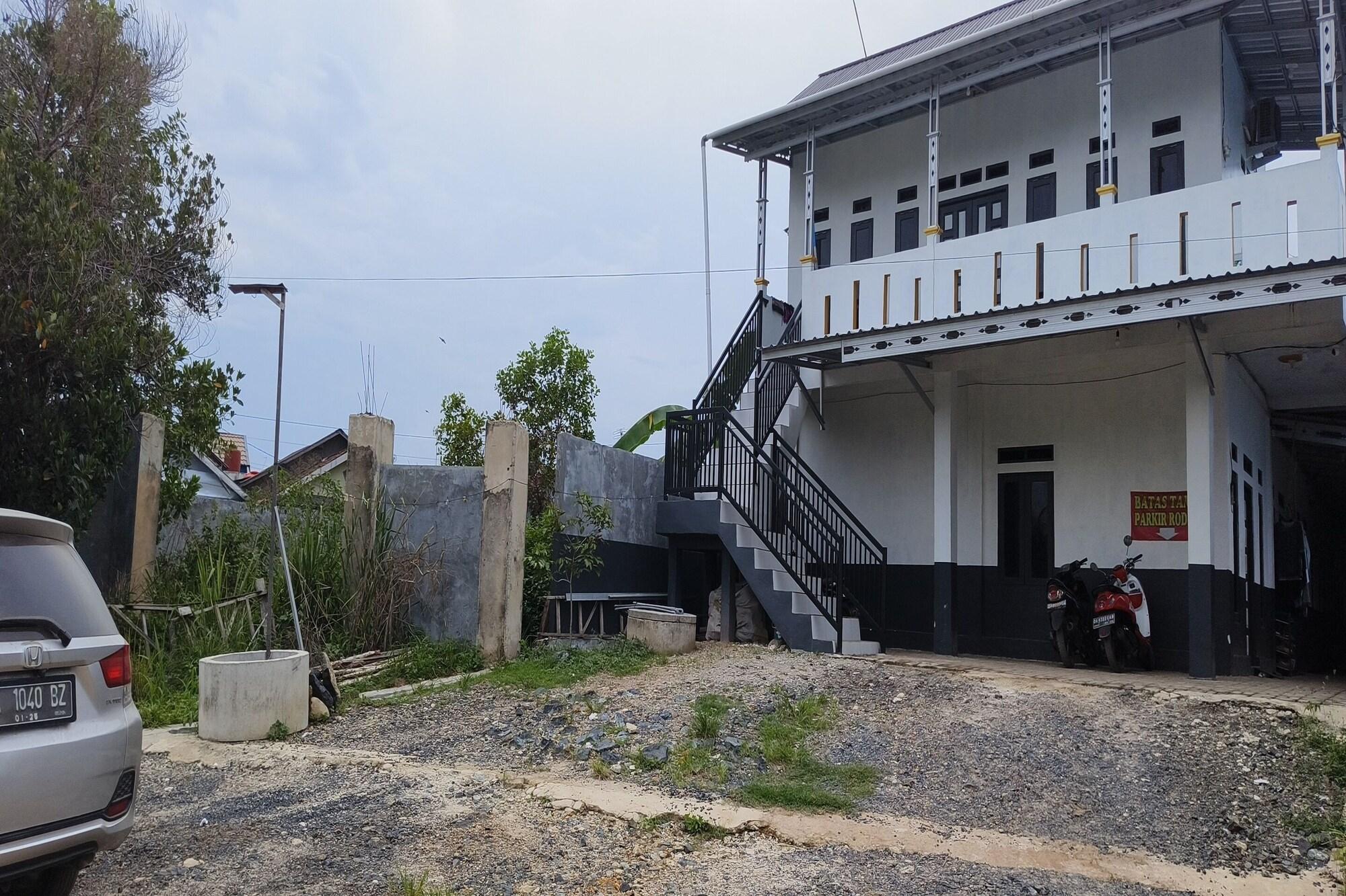 Vista Exterior Hotel O Penginapan Al-asharNearWarung Acil Ubai