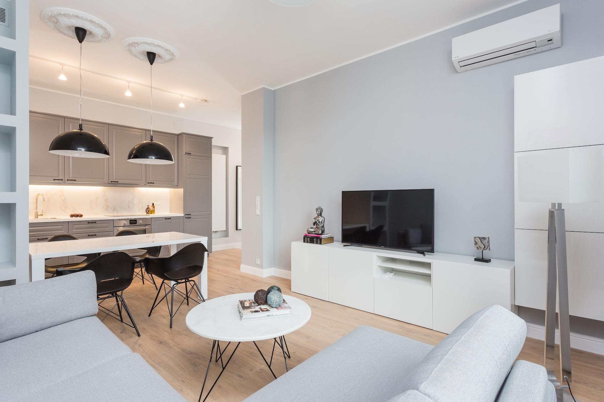 Varios UNIT Centrum deLuX Plac Zbawiciela