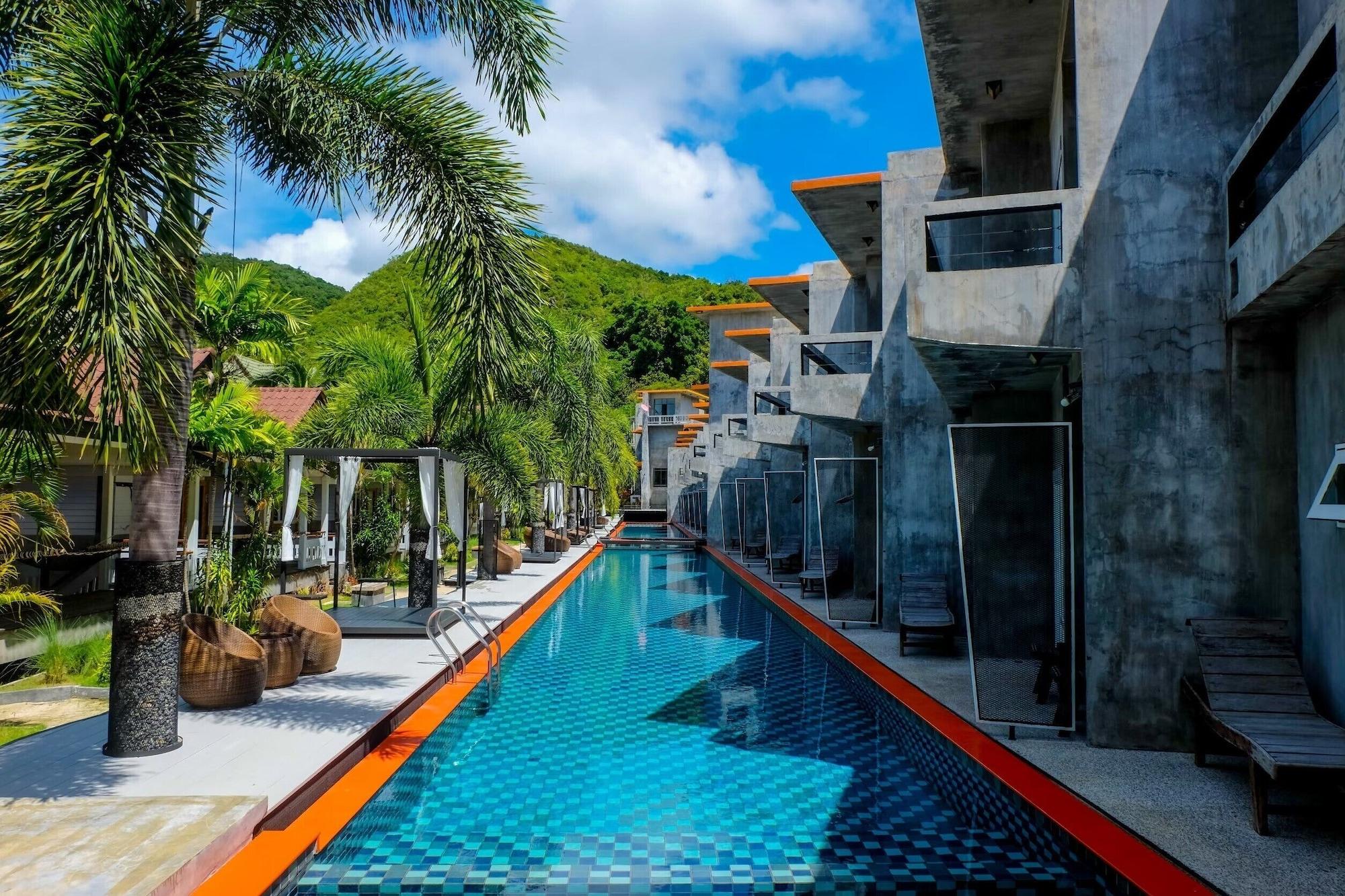 Varios See Through Boutique Resort