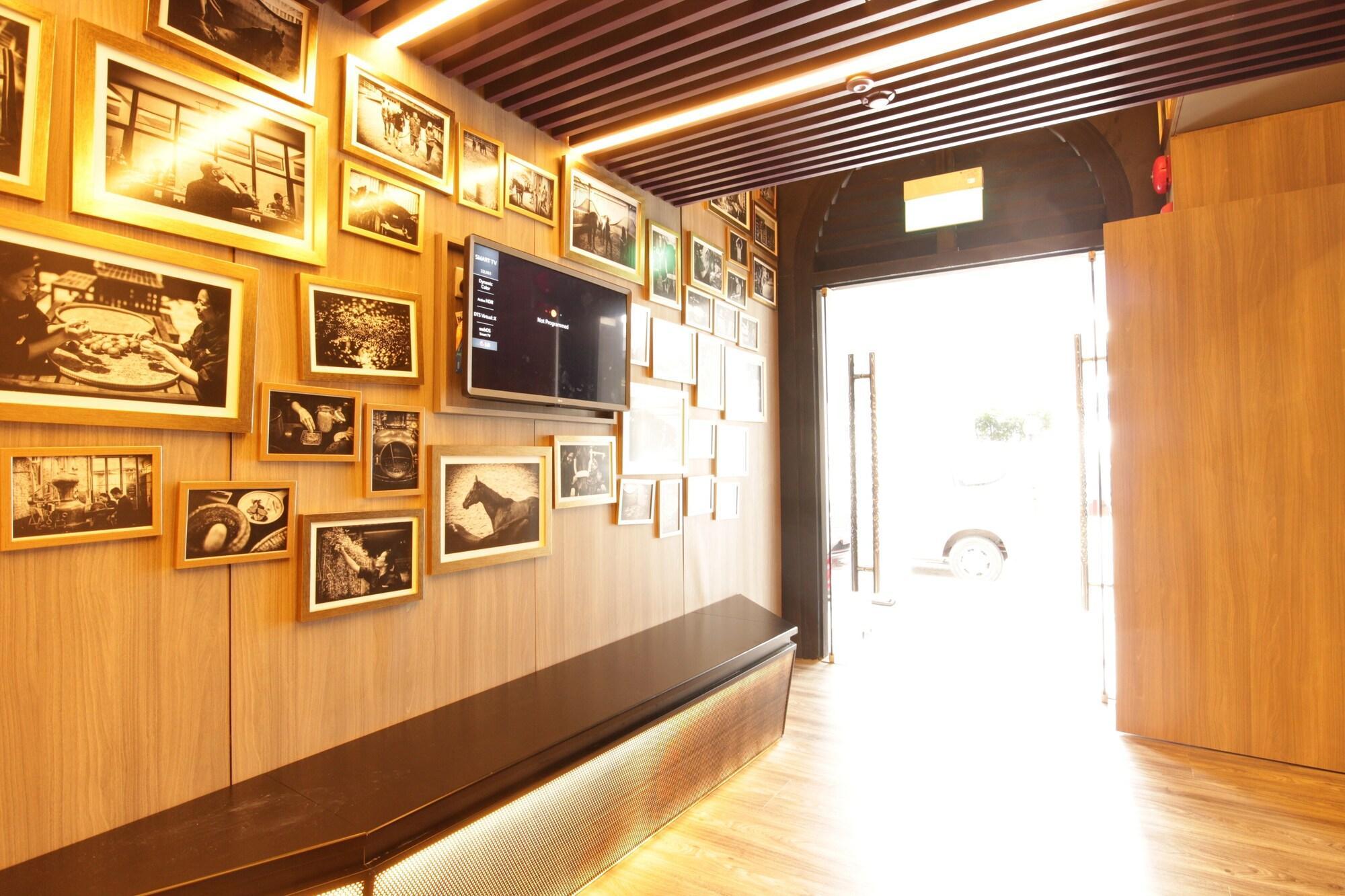 Vista Lobby ST Signature Tanjong Pagar