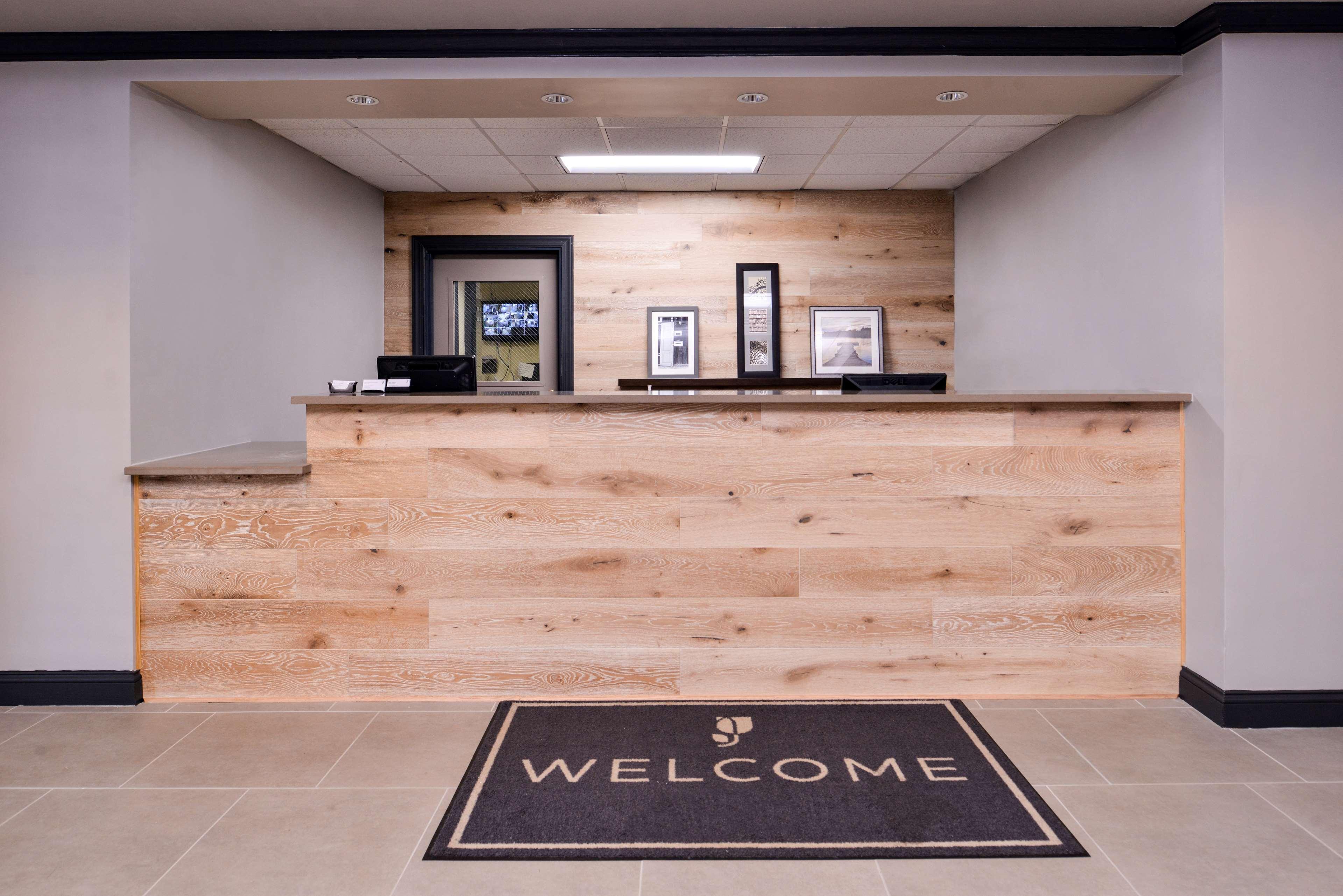 Vista Lobby Country Inn & Suites by Radisson, Raleigh-Durham A