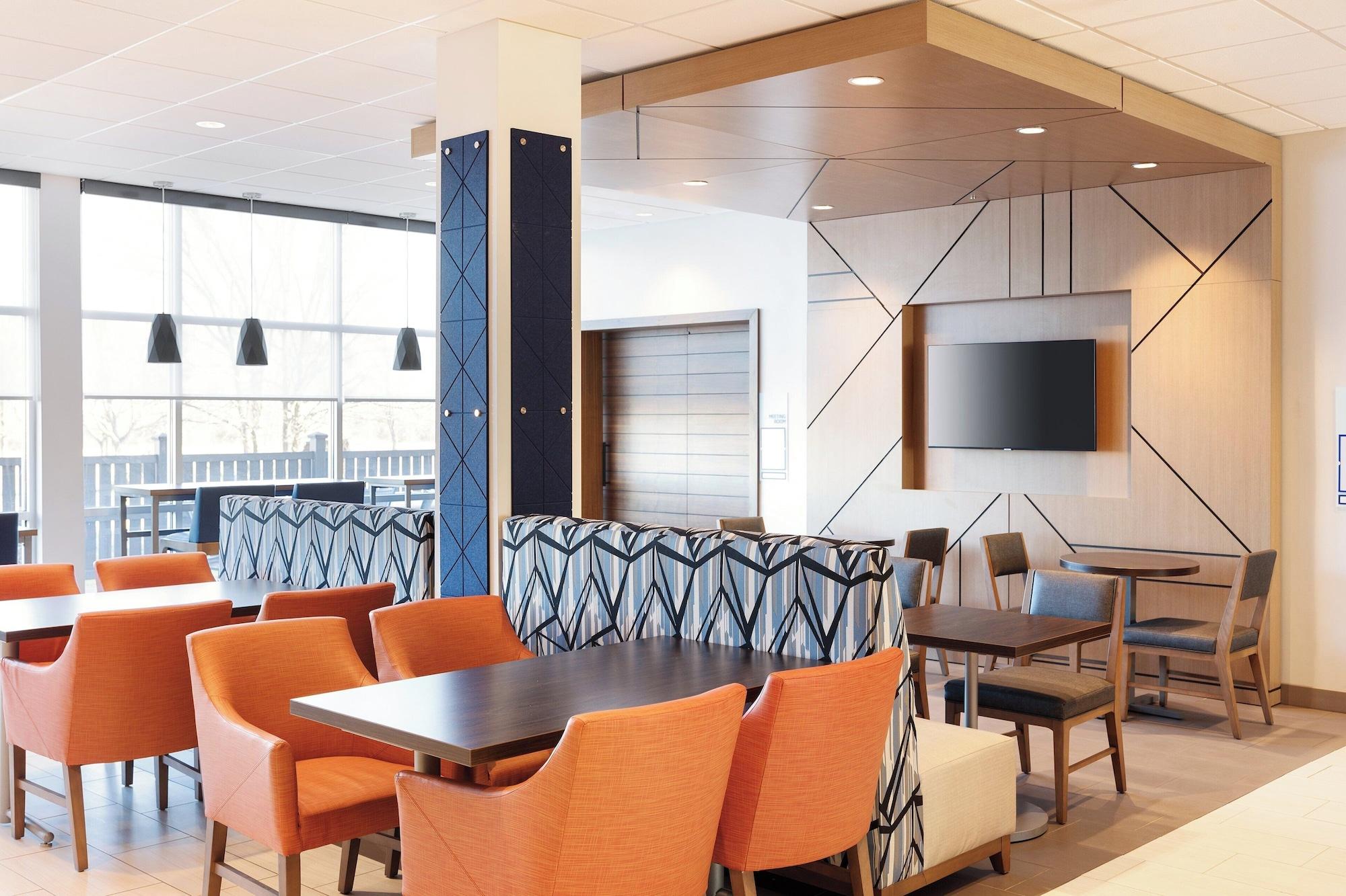 Vista Exterior Holiday Inn Express Hotel & Suites Cleveland-Streetsboro by IHG