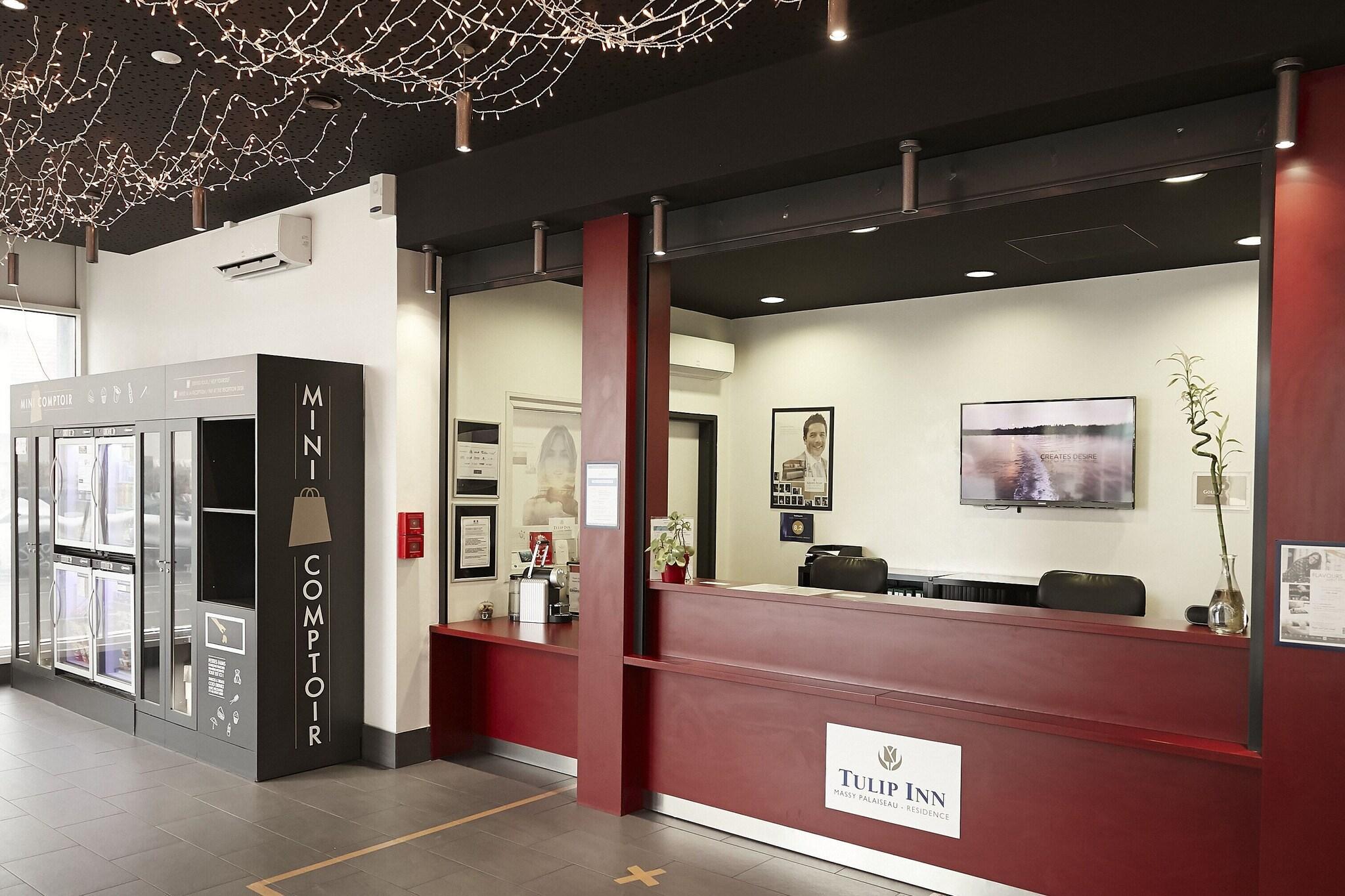 Vista Lobby Tulip Inn Massy Palaiseau Residence