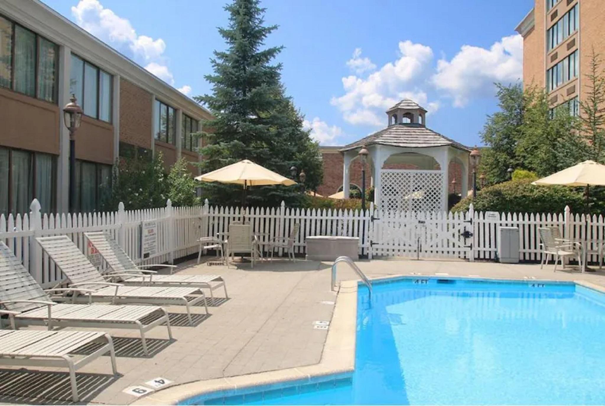 Vista Piscina Ethan Allen Hotel