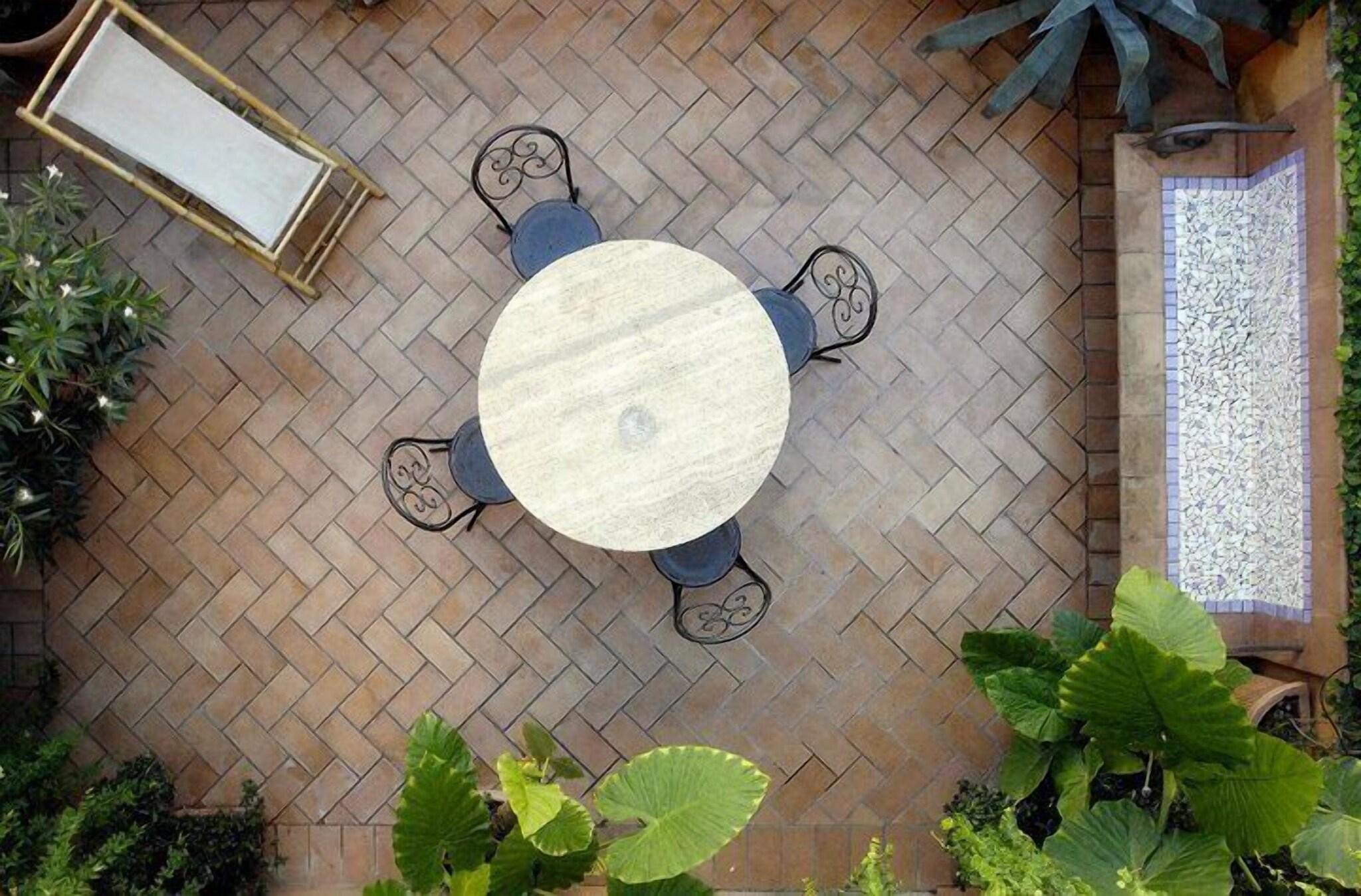 Varios Hotel Lancelot