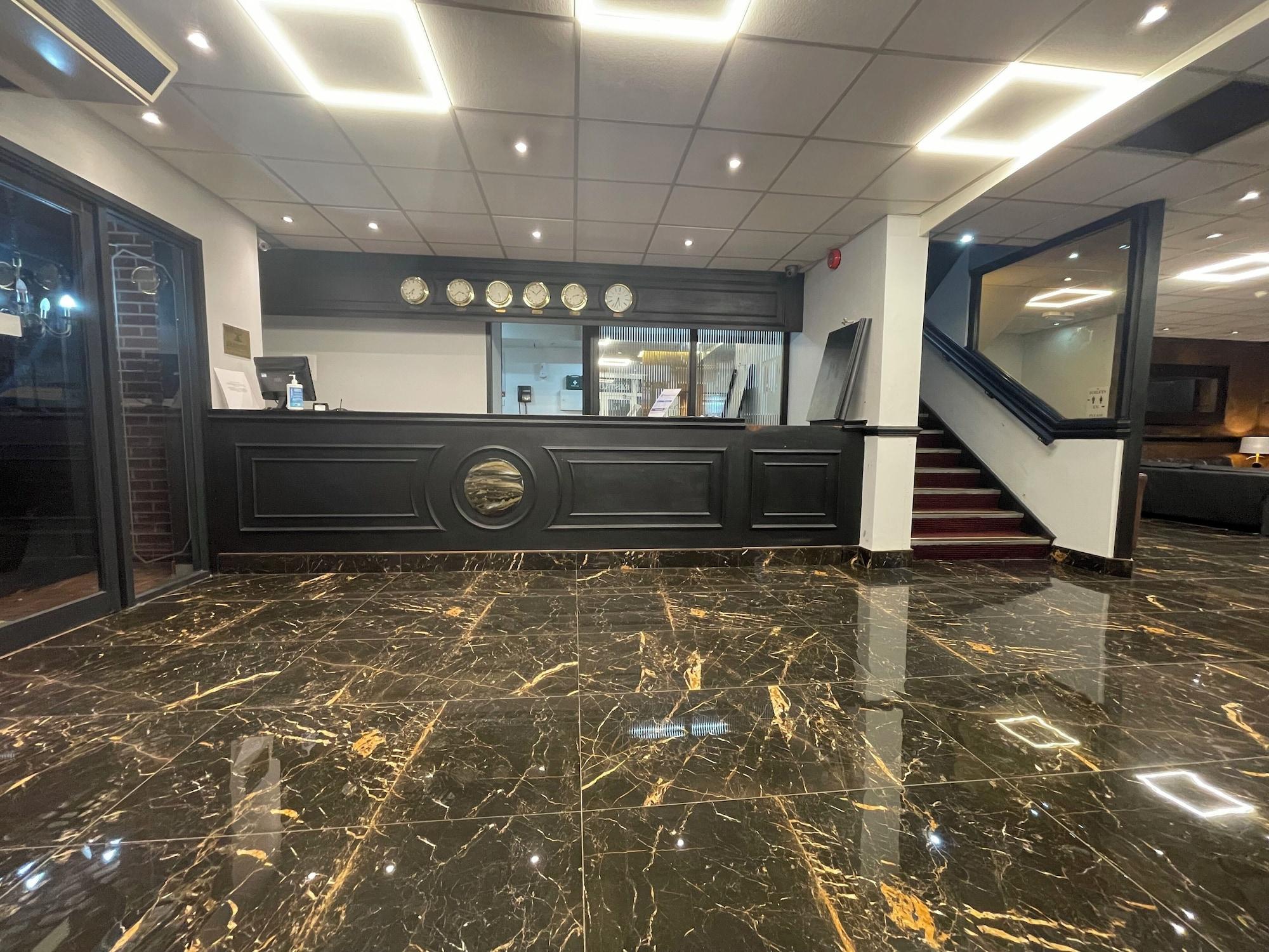 Vista Lobby Hylands Hotel