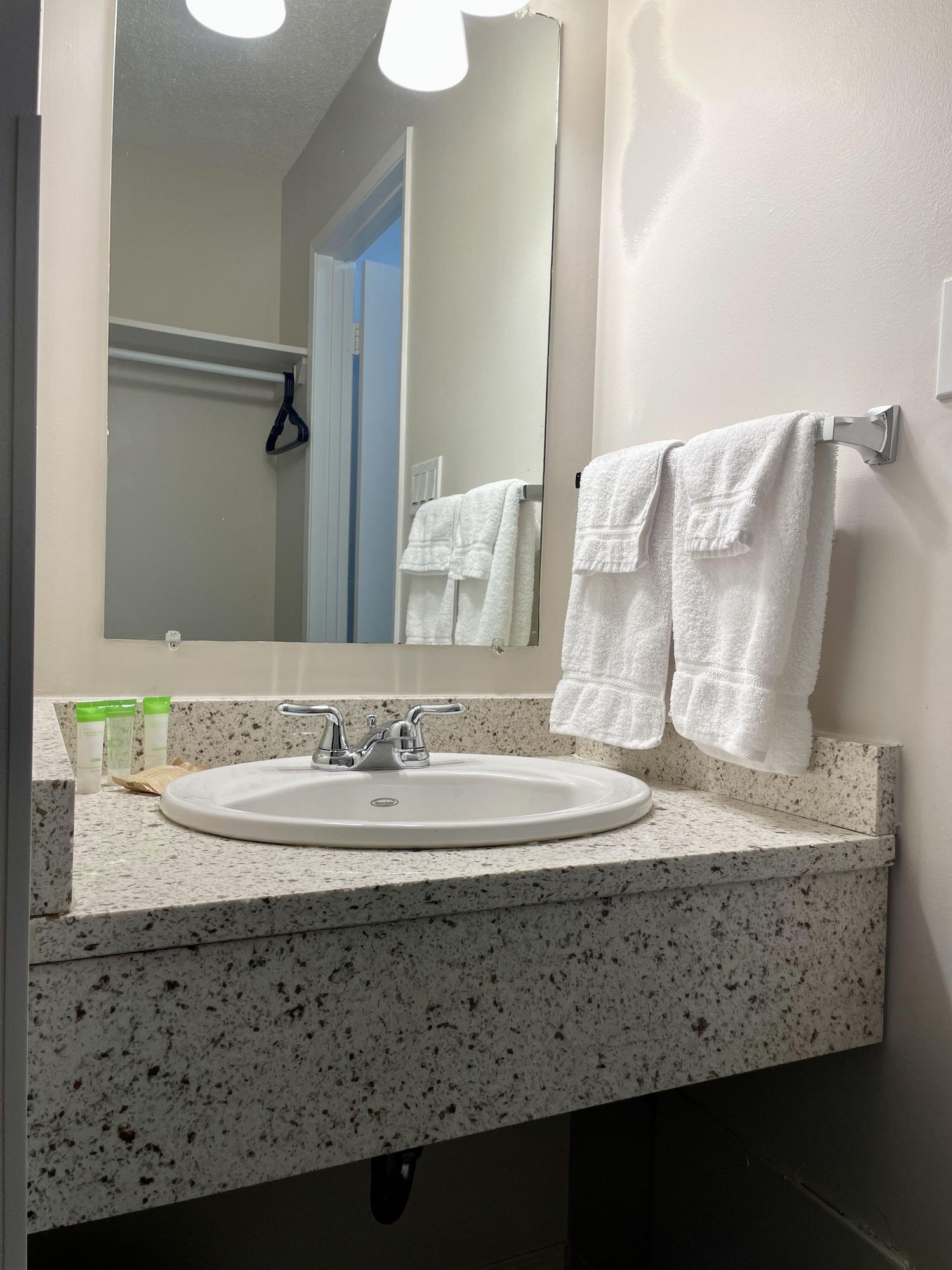 Equipamiento de Habitación Anavada Inn & Suites Grande Prairie