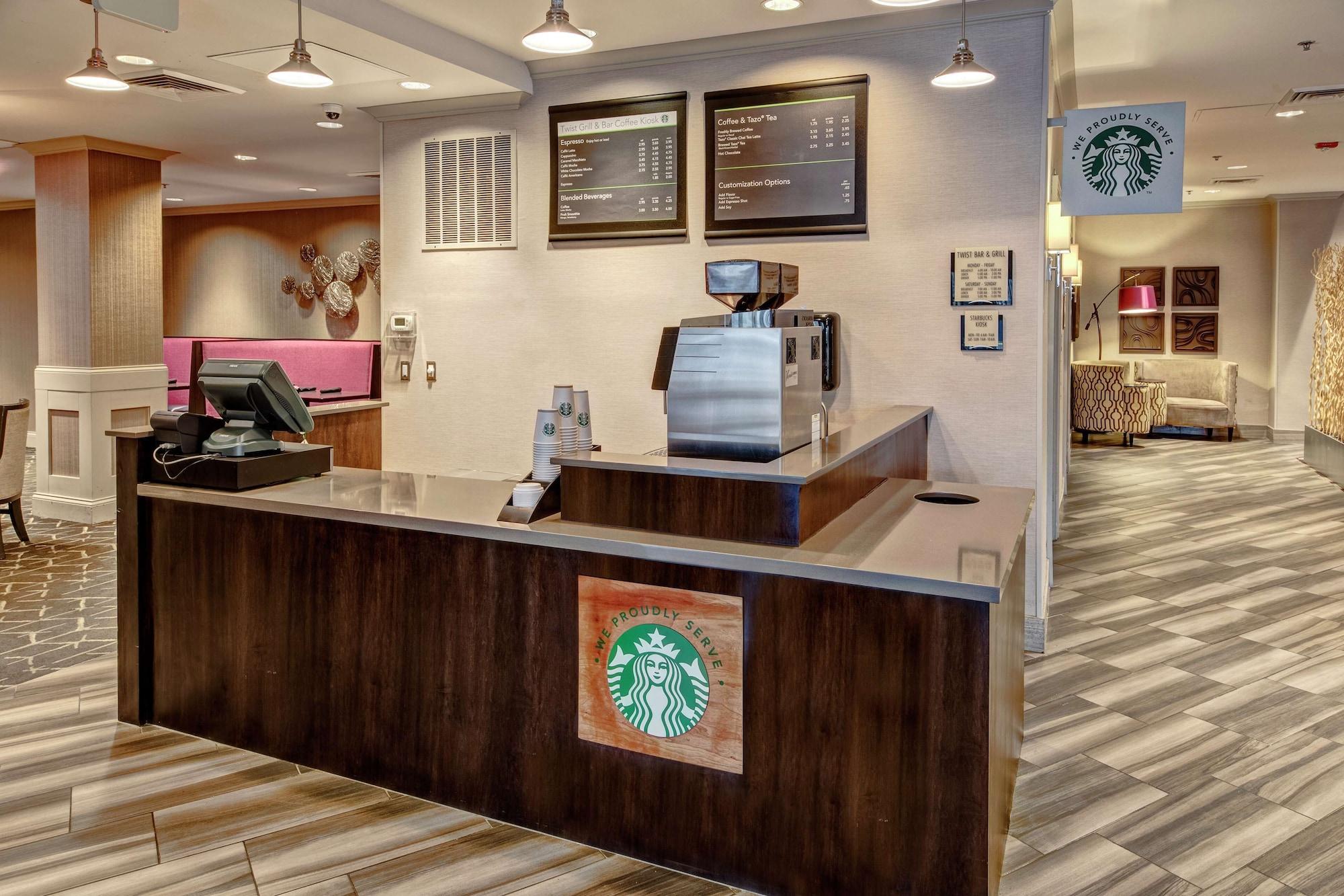 Bar/Salón DoubleTree by Hilton Hotel Decatur Riverfront
