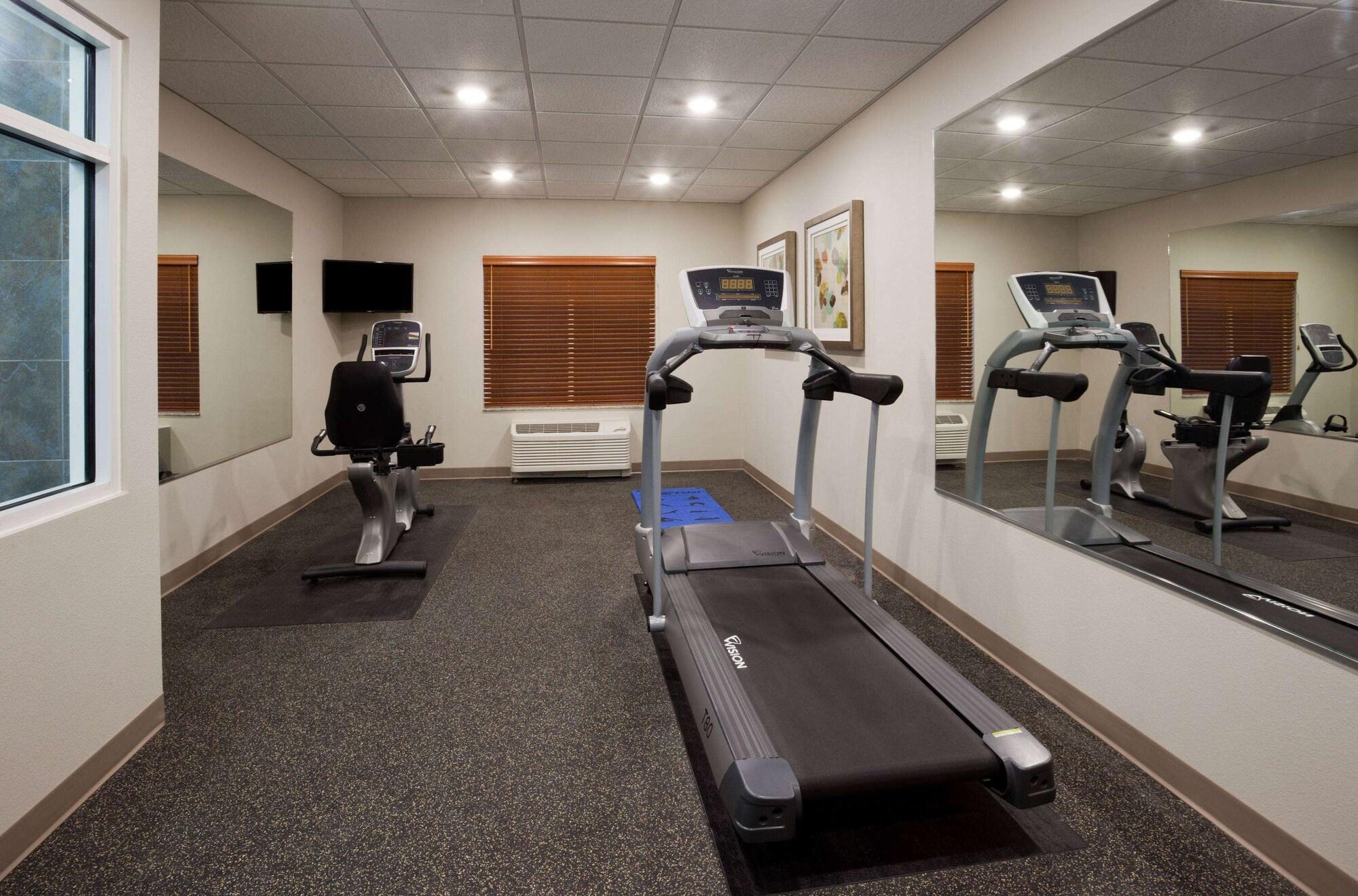 Gimnasio AmericInn by Wyndham Hartford SD