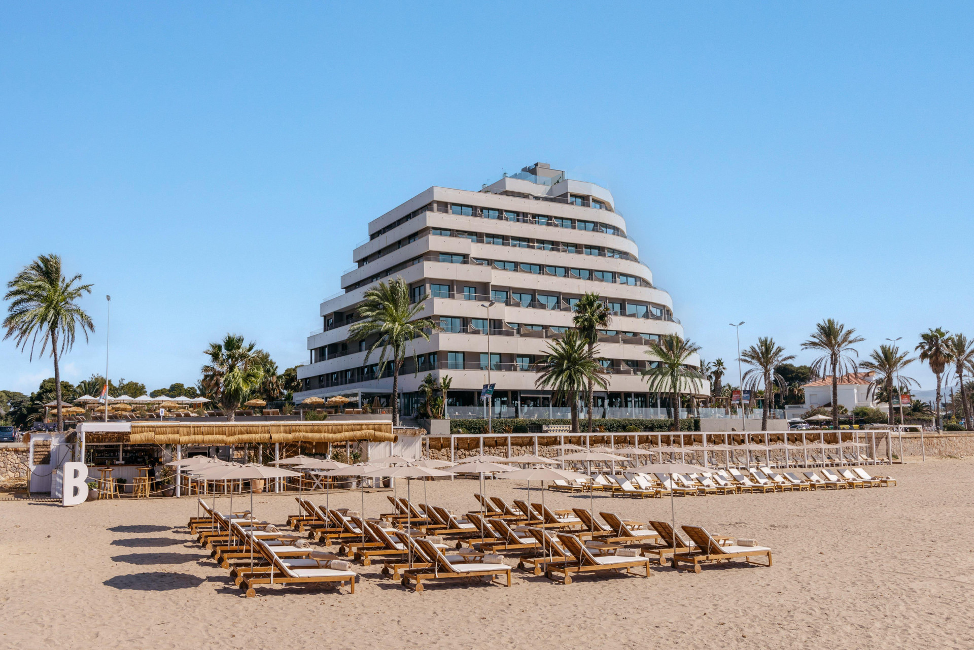 Vista Exterior ME Sitges Terramar
