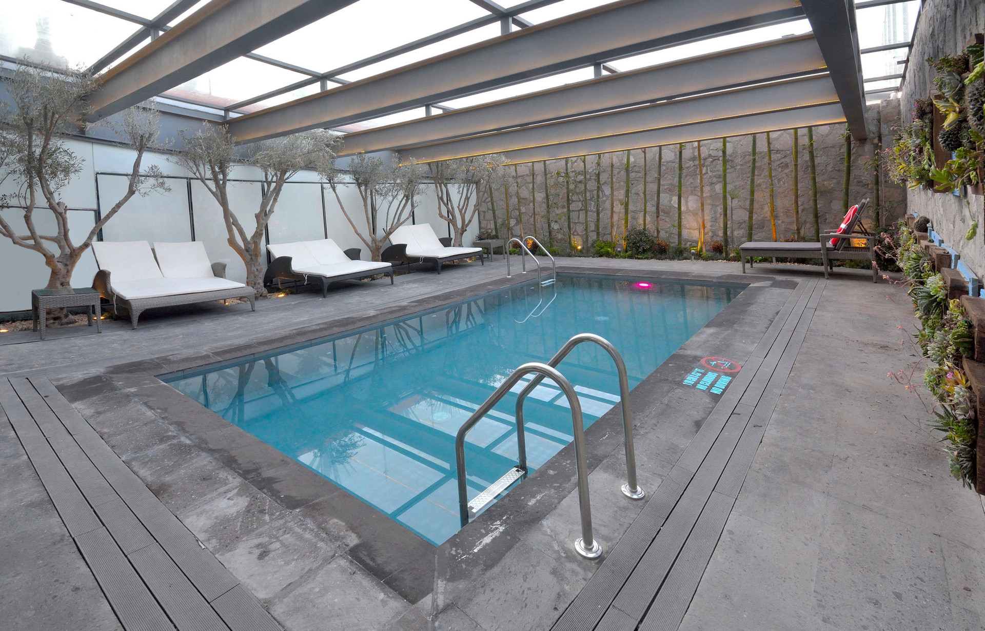 Vista Piscina Holiday Inn Express Pachuca by IHG