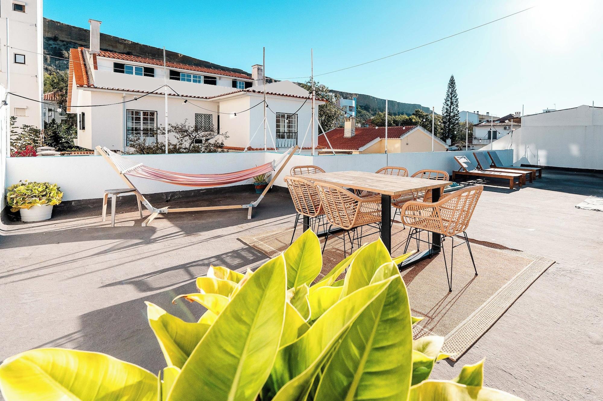 Varios SURFinn Lisbon