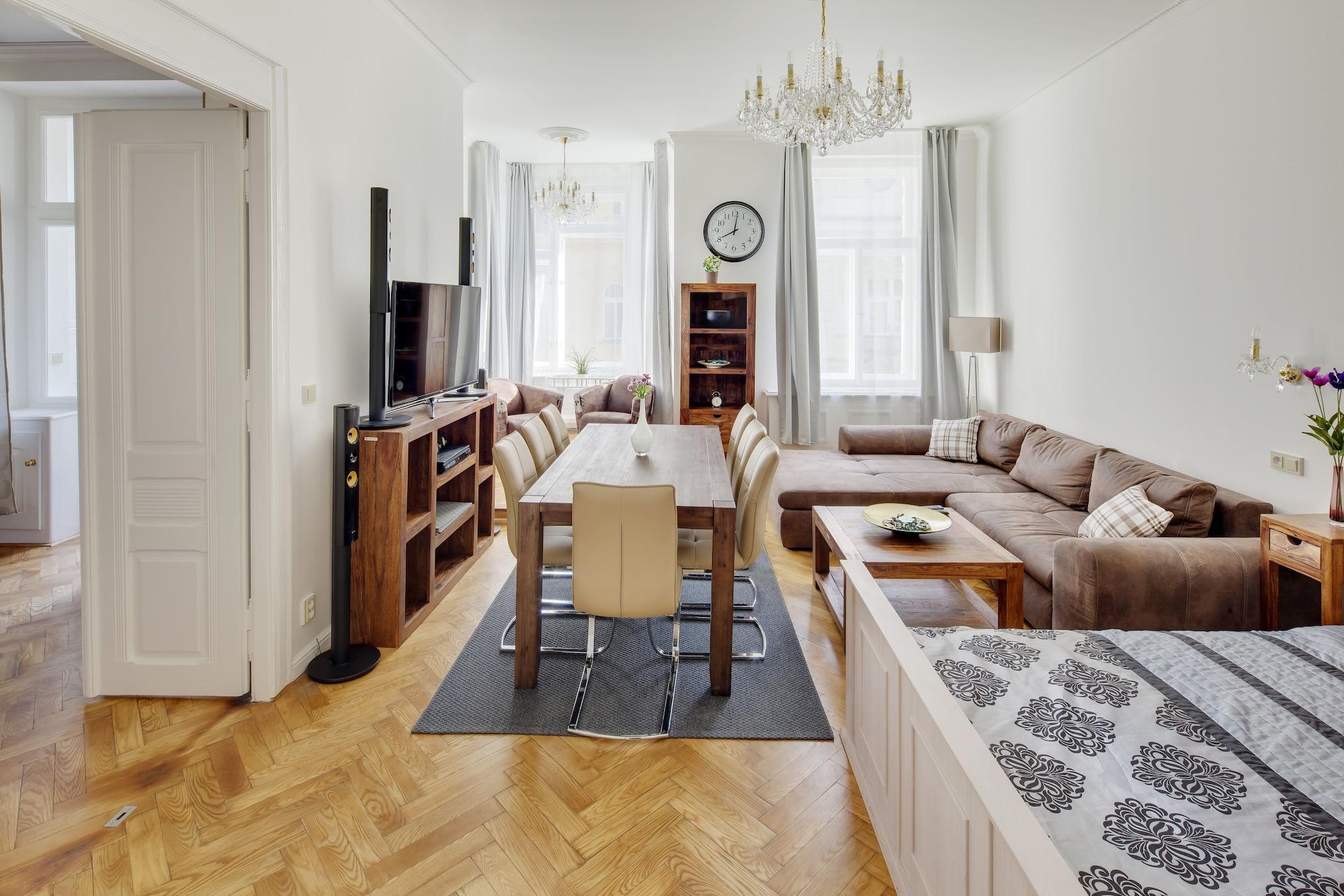 Varios Old Town Square Apartments