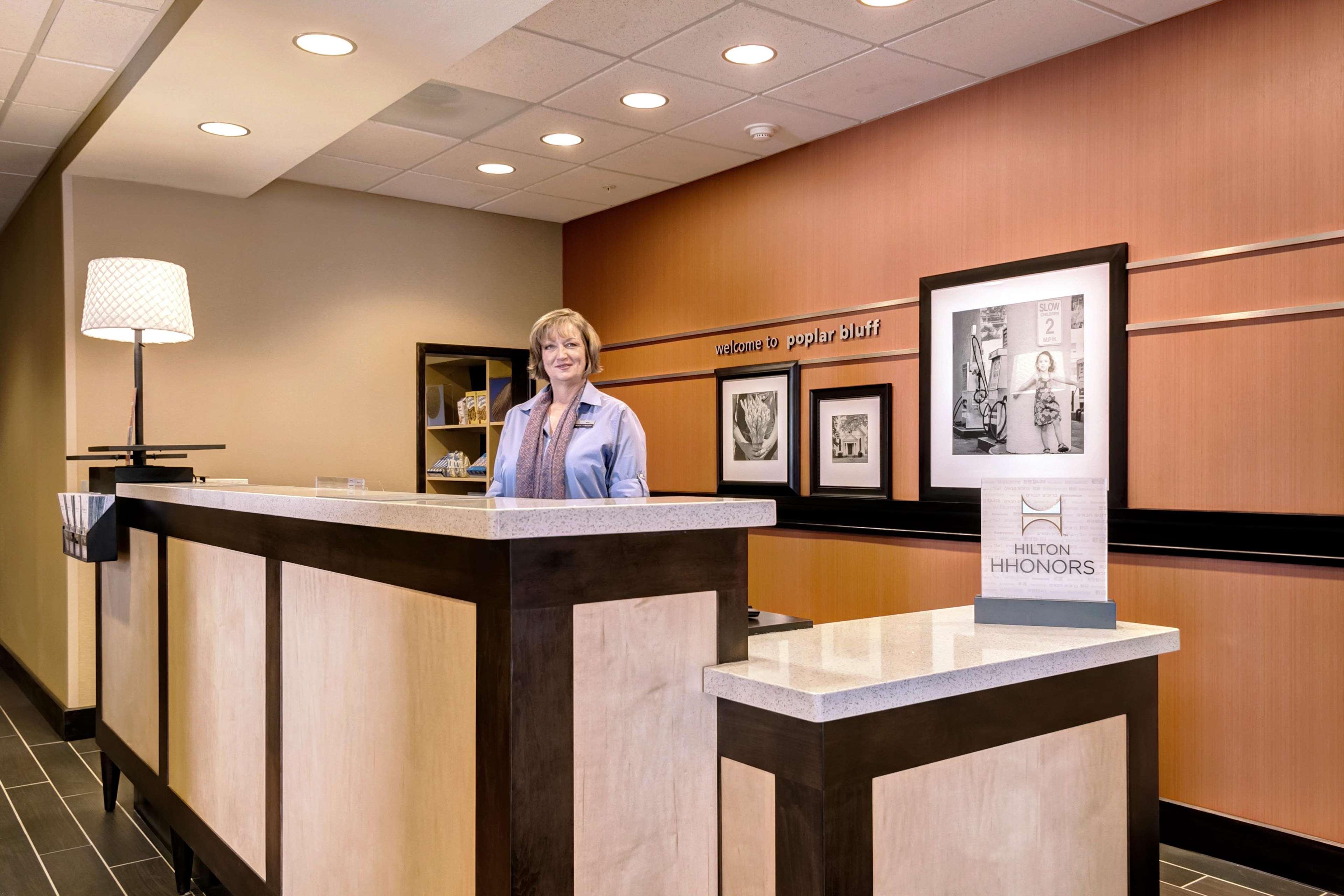 Vista Lobby Hampton Inn Poplar Bluff