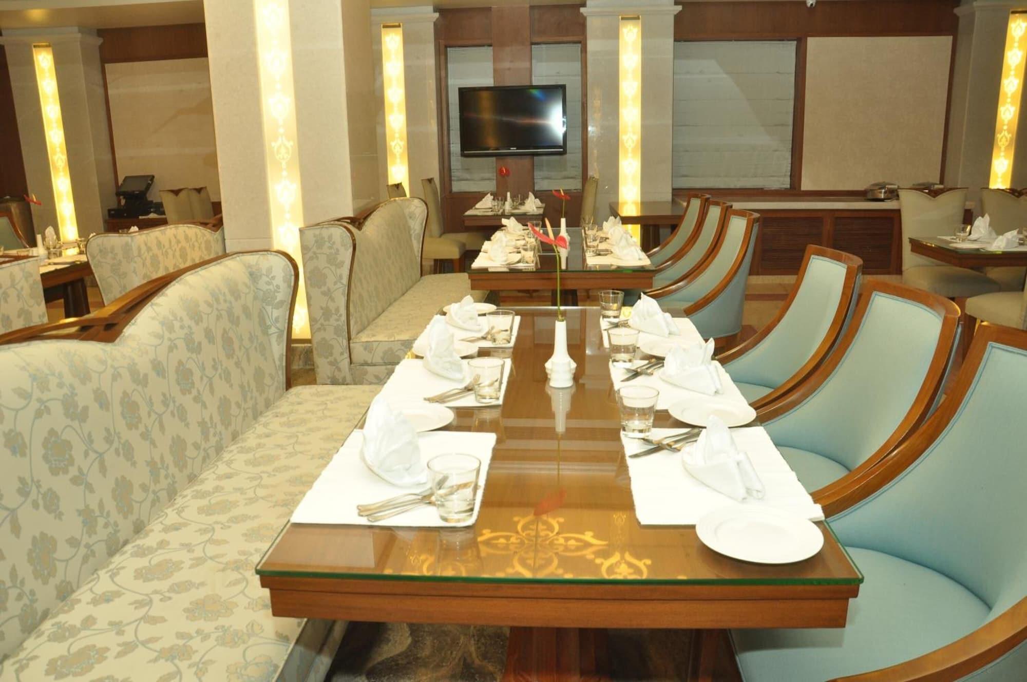 Restaurant Royal Tulip Navi Mumbai