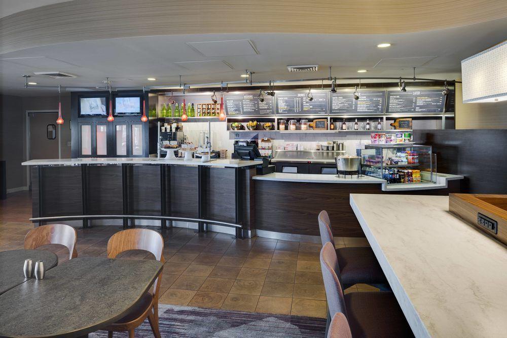 Bar/Salón Courtyard by Marriott Providence Warwick