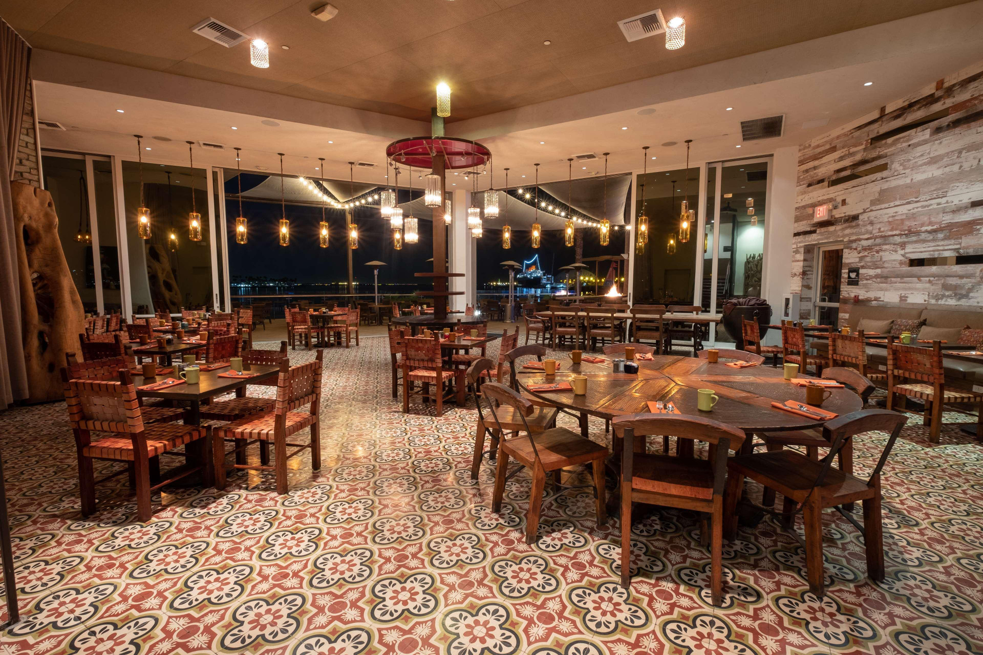 Restaurant Hotel Maya, A Doubletree by Hilton