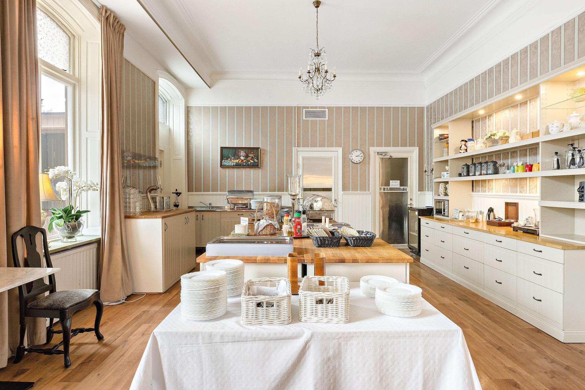 Restaurant Nora Stadshotell, Sure Hotel Collection by Best Western