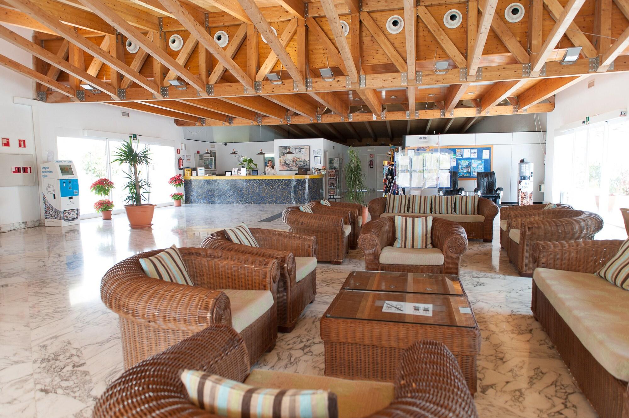 Vista Lobby Servatur Terrazamar Suite & Sun Suite