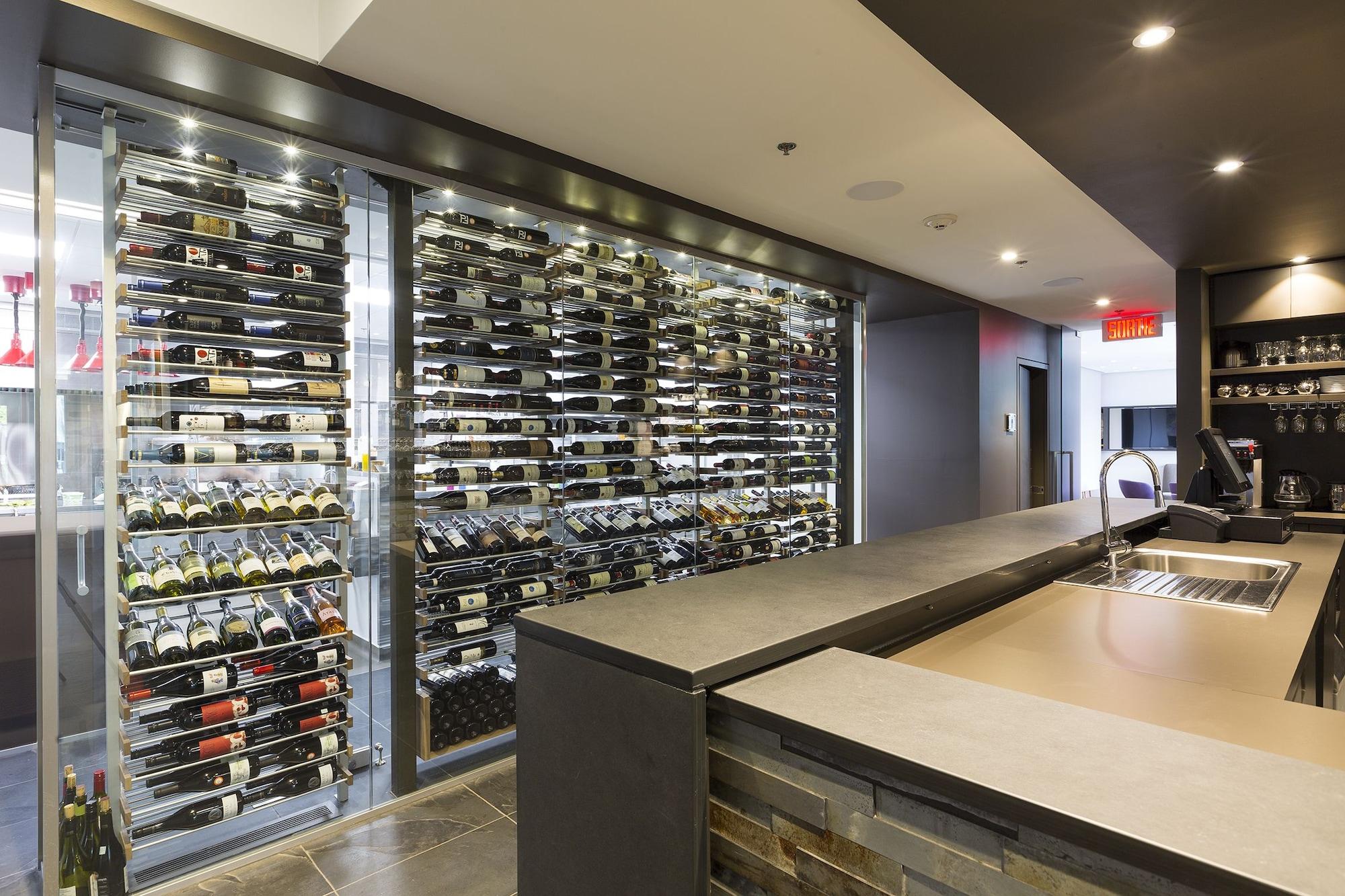 Bar/Salón Chez Truchon