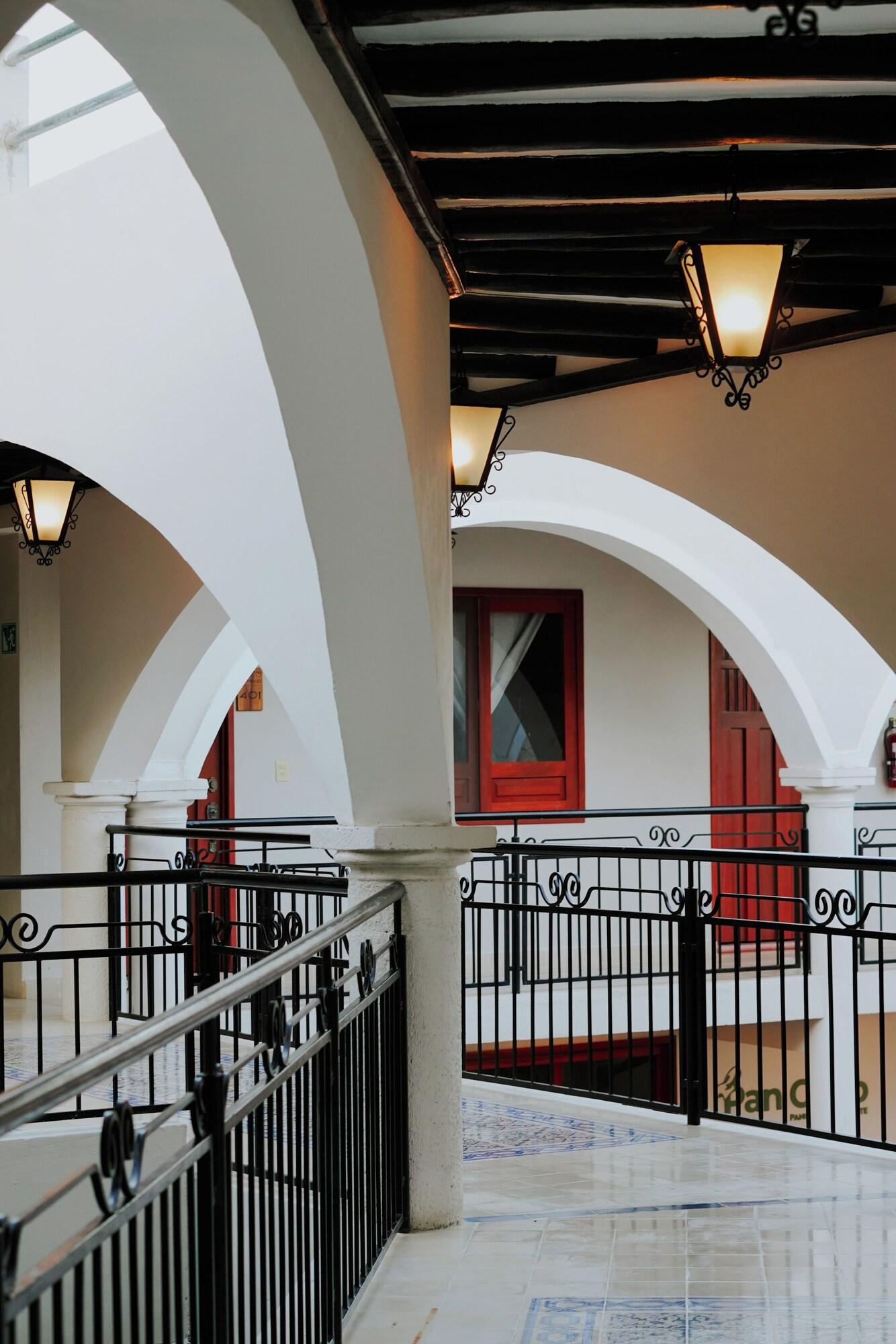 Varios Frater Yucatan Hotel